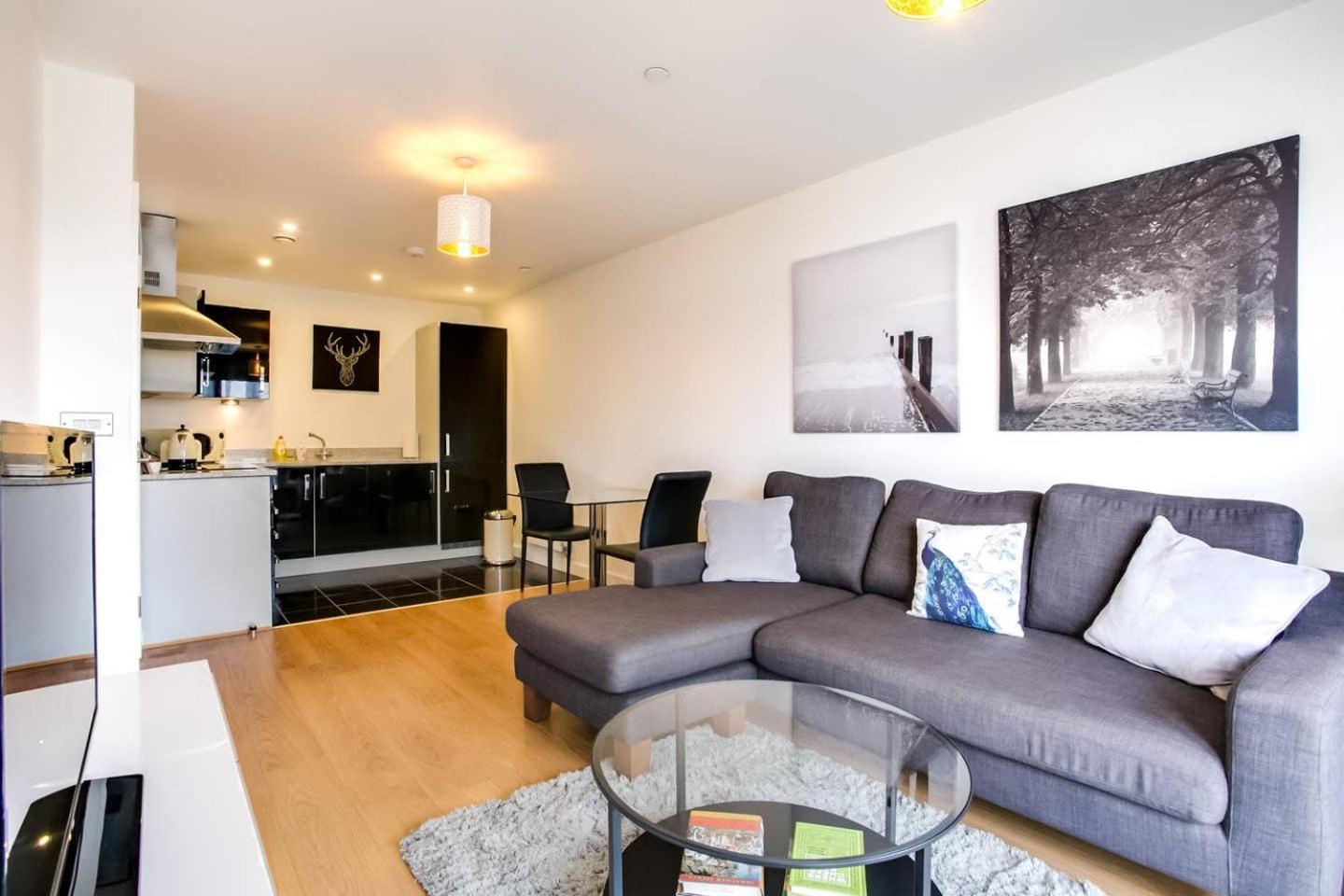 Apartment Guestready - Comfort By The Thames, W/ Balcony London