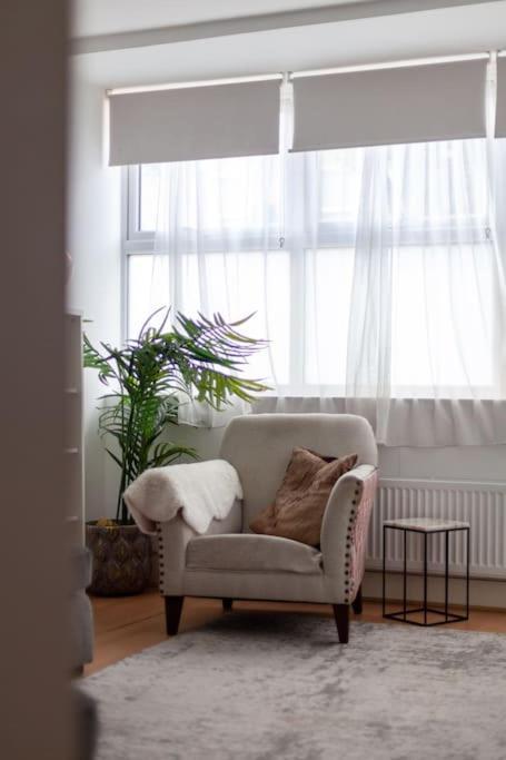 Spacious & Chic 3-bed House Near Central Apartamento Londres