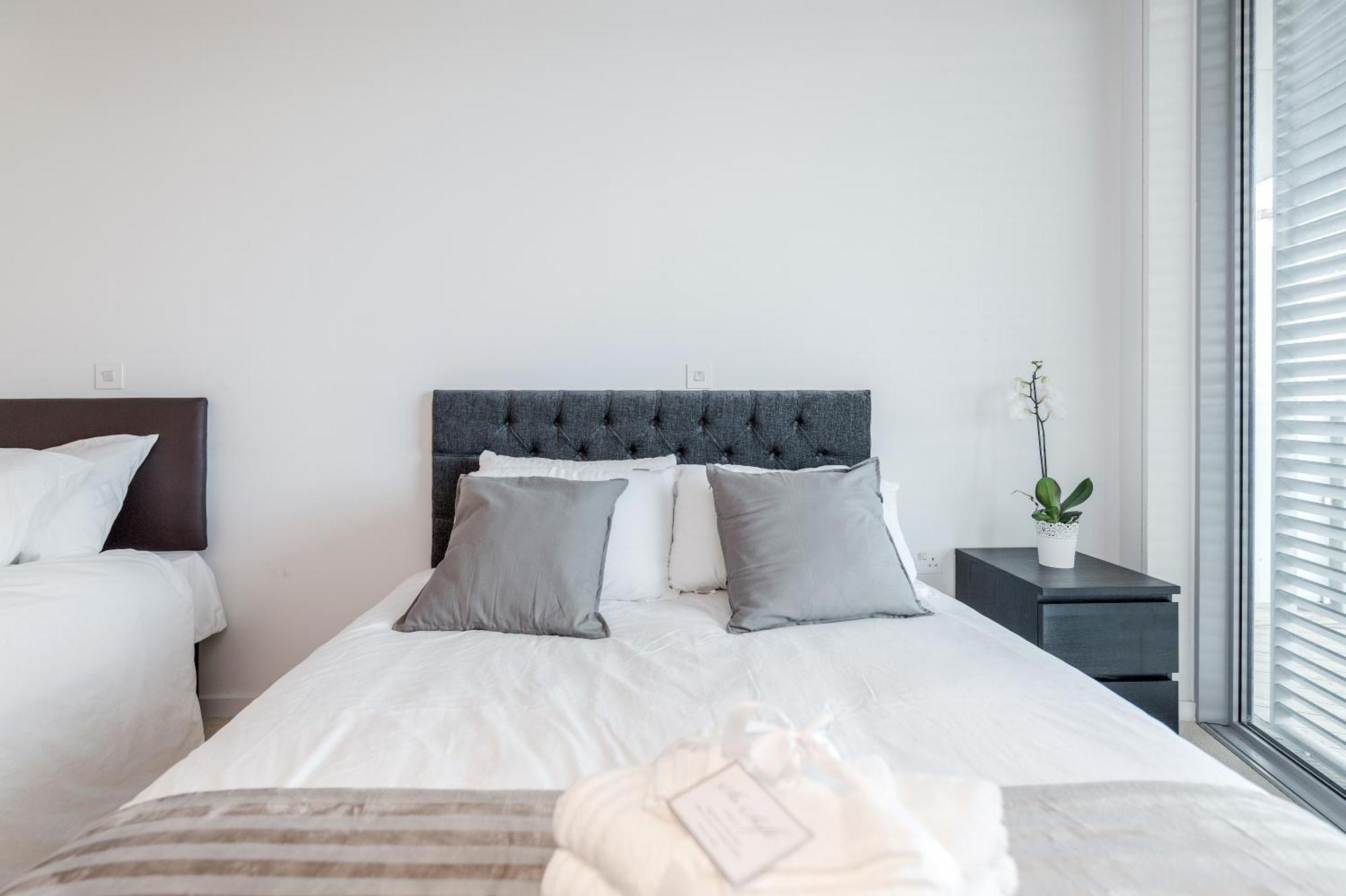 Apartment Excel Waterfront Serenity London