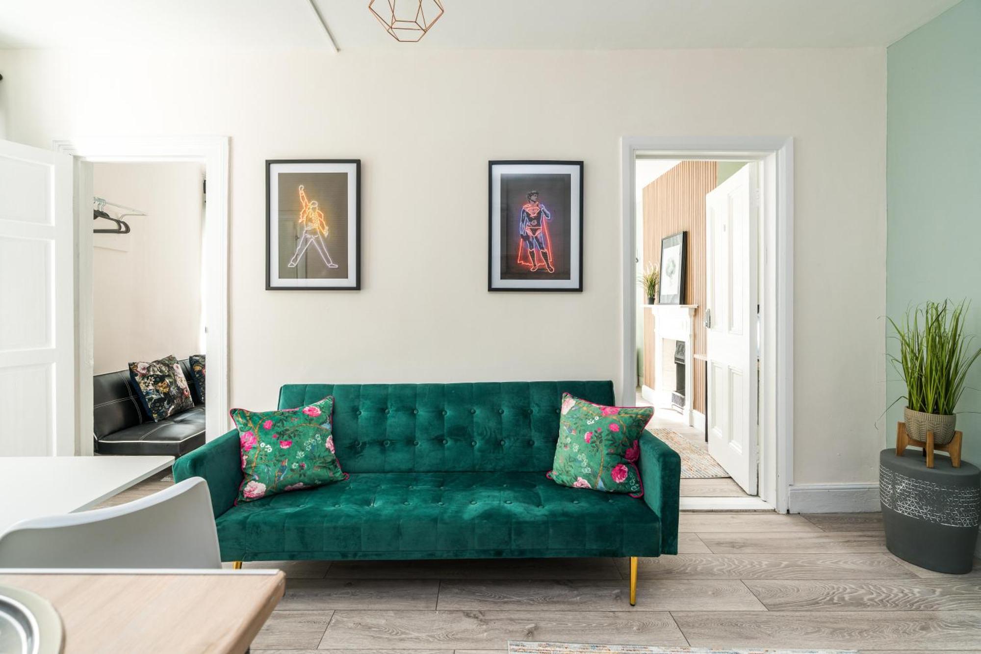 Lv2 Bricklane-fashionuni-shoreditch-art-shardtower-londonbridge-central London