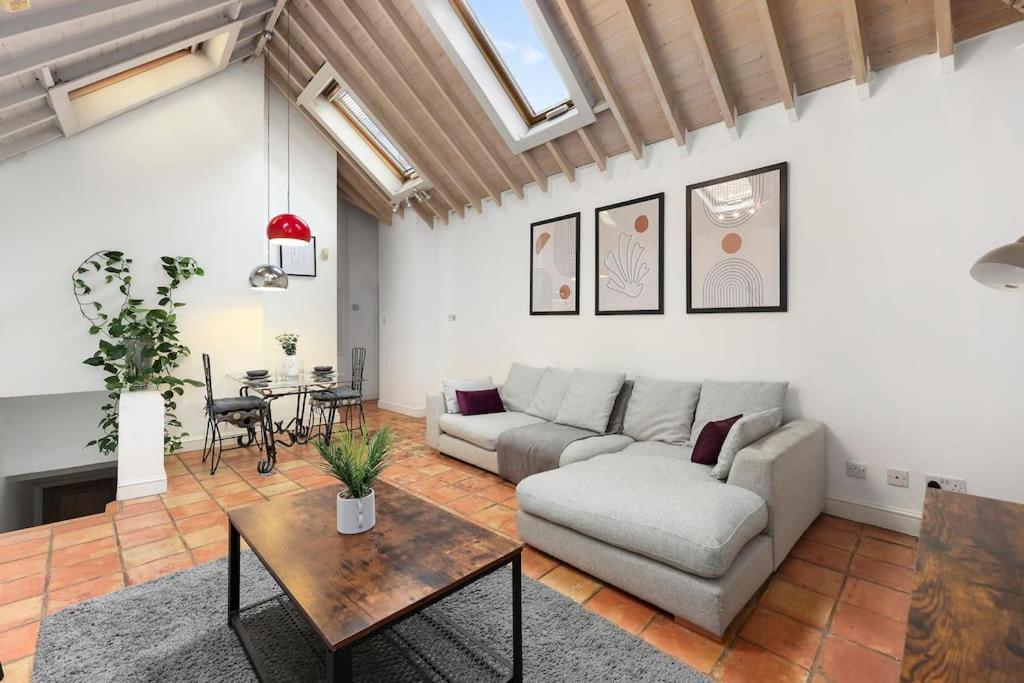 Apartment Cozy Private 1-bedroom Short Term & Flexible Renting Hoxton With Free Wifi London
