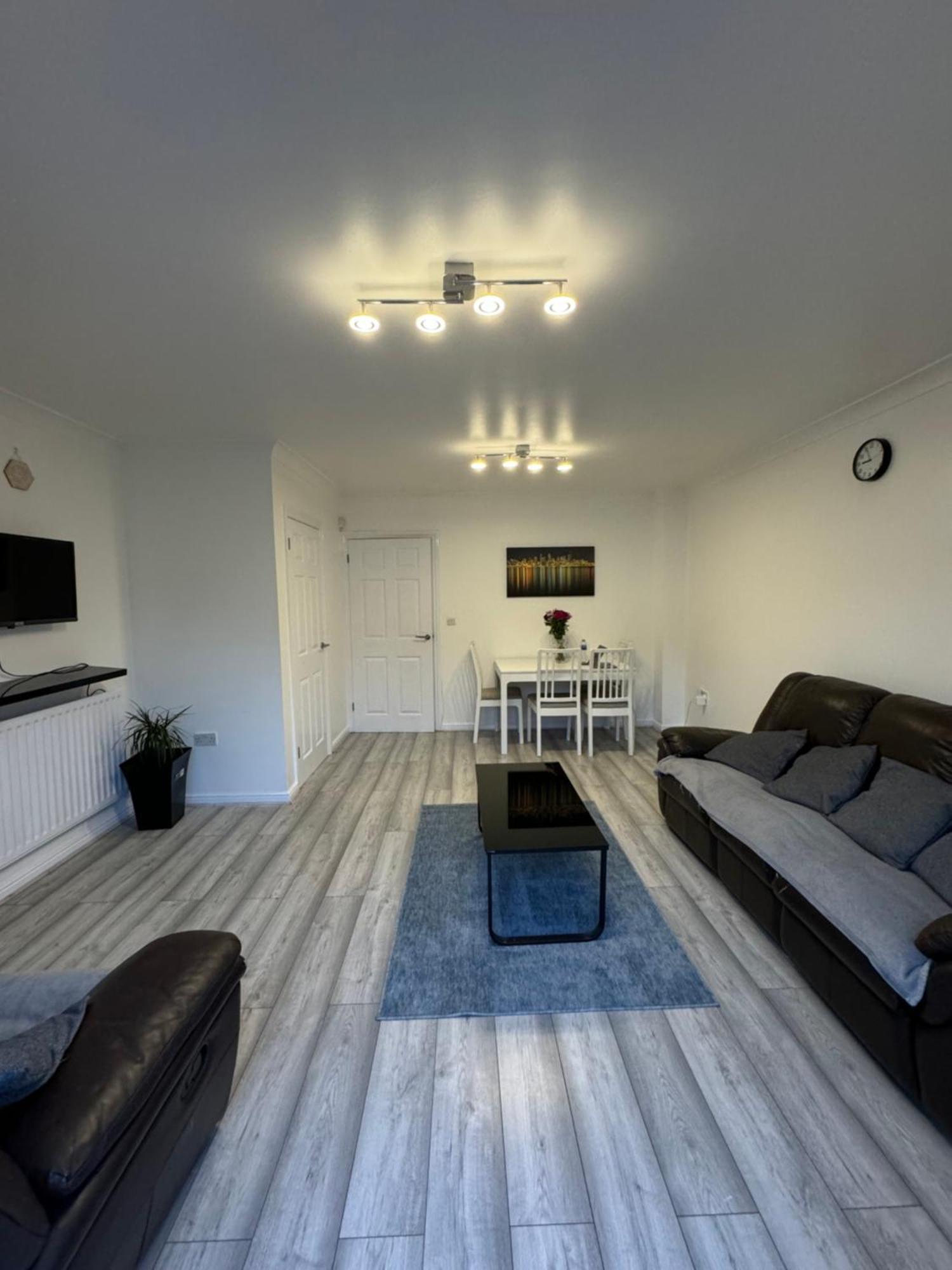 Ferienhaus Spacious 3 Bedroom Home, With Private Driveway 5 Minutes From Excel Centre & Custom House