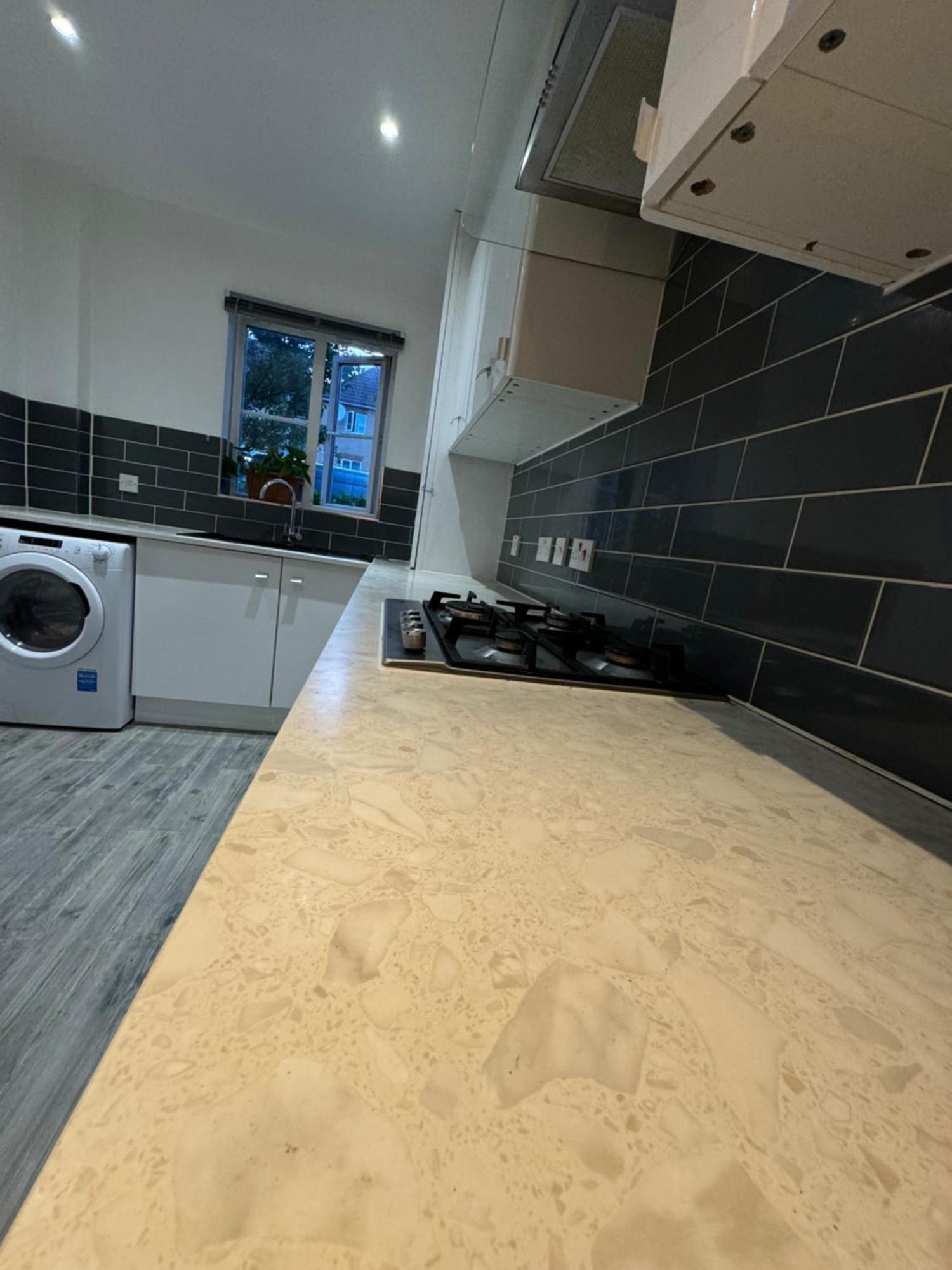 Ferienhaus Spacious 3 Bedroom Home, With Private Driveway 5 Minutes From Excel Centre & Custom House *