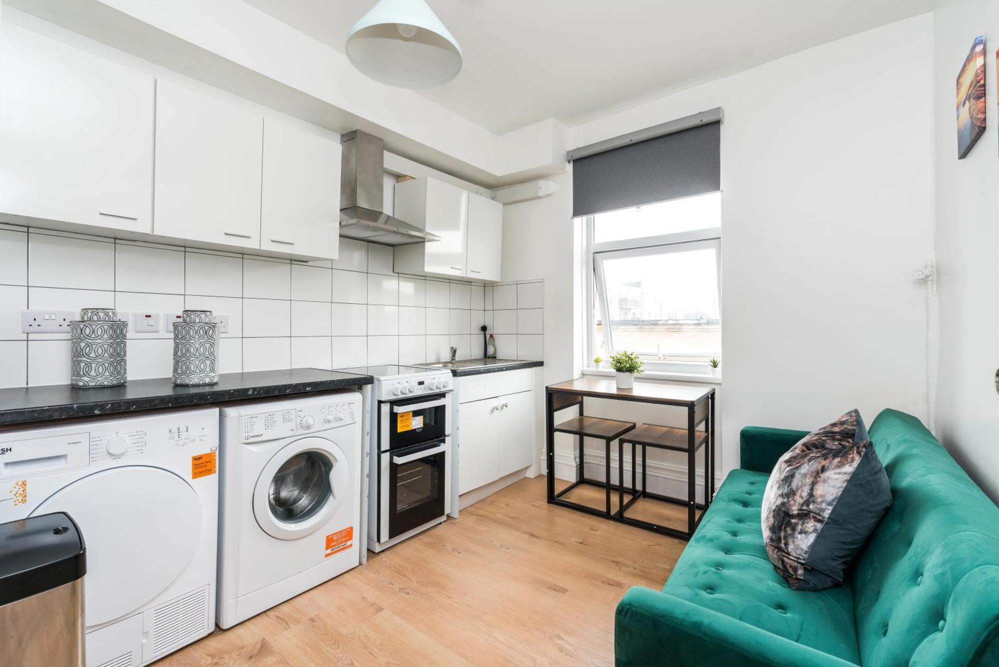 Queensmaryhospital-queensmaryuniversity-convenient-cosy London