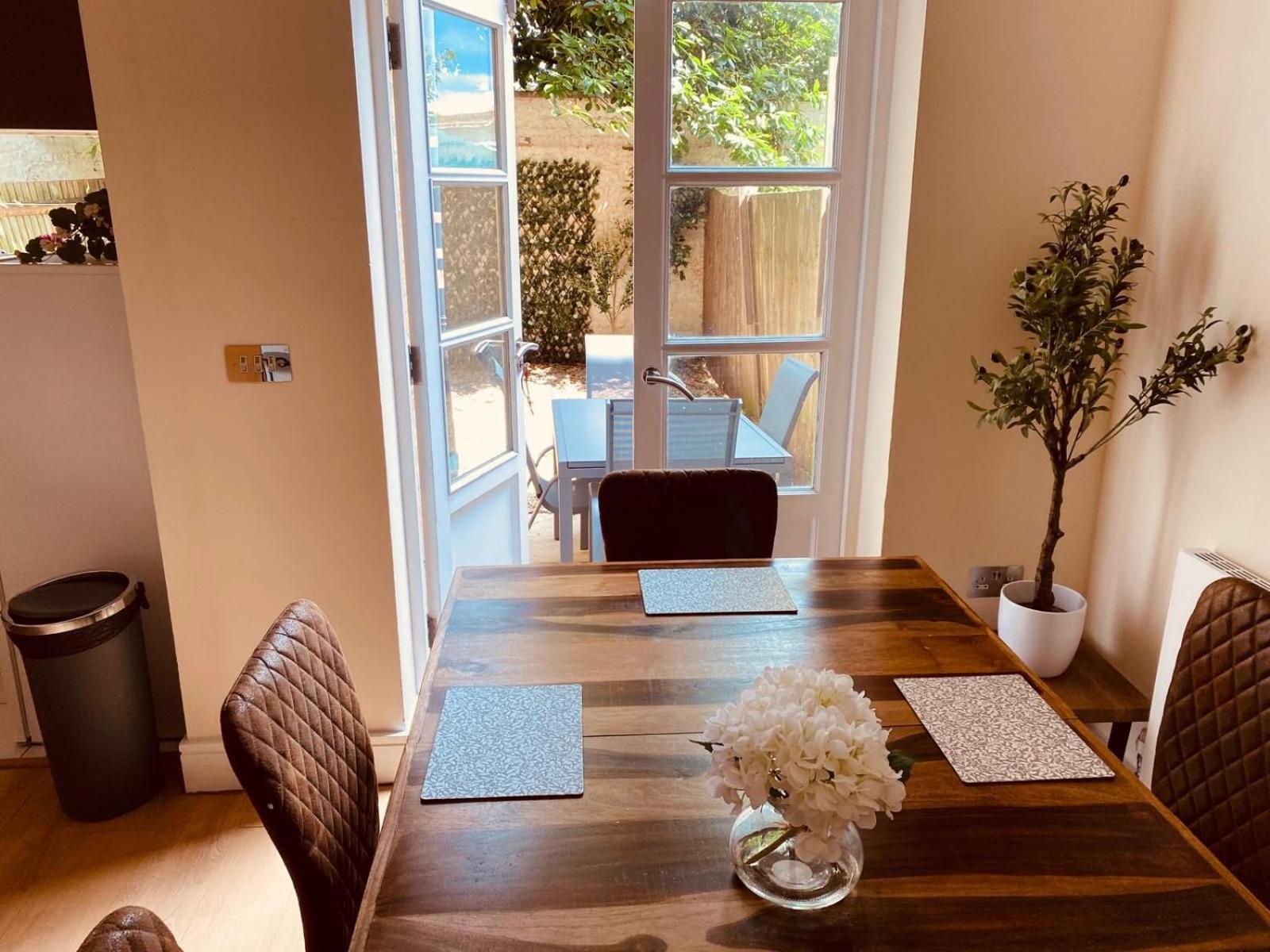 Stunning 4 Bedroom House Vakantiehuis *