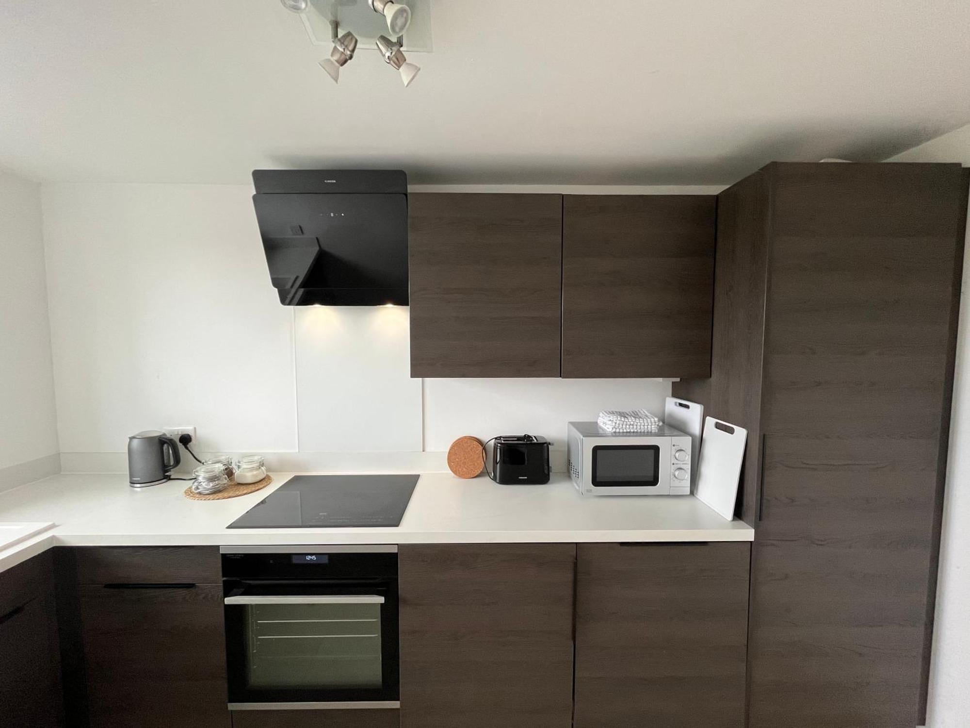 Spacious 2 Bed Flat Near Elizabeth Line Apartamento