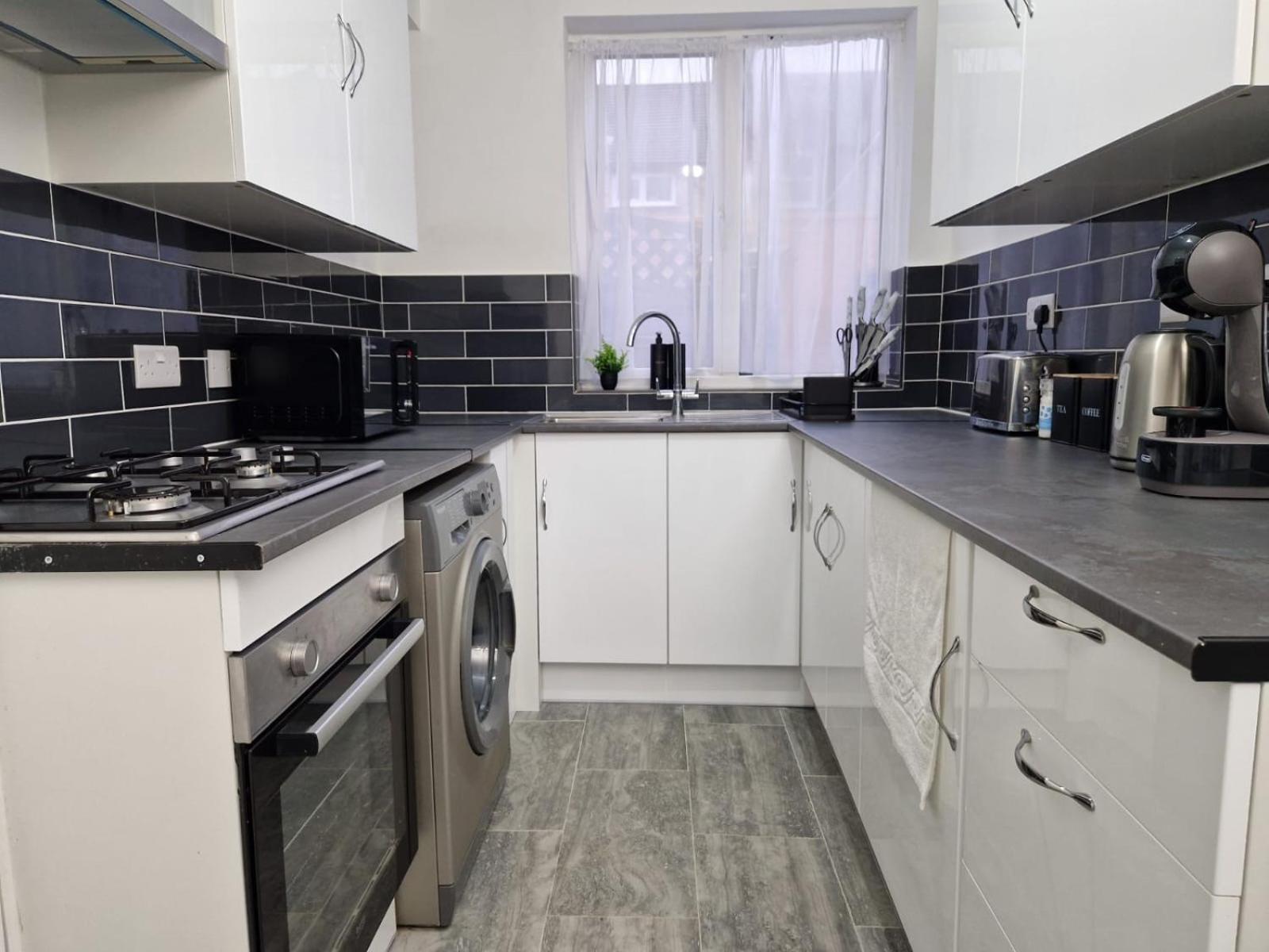 Excel Airport O2 King Beds With Garden London