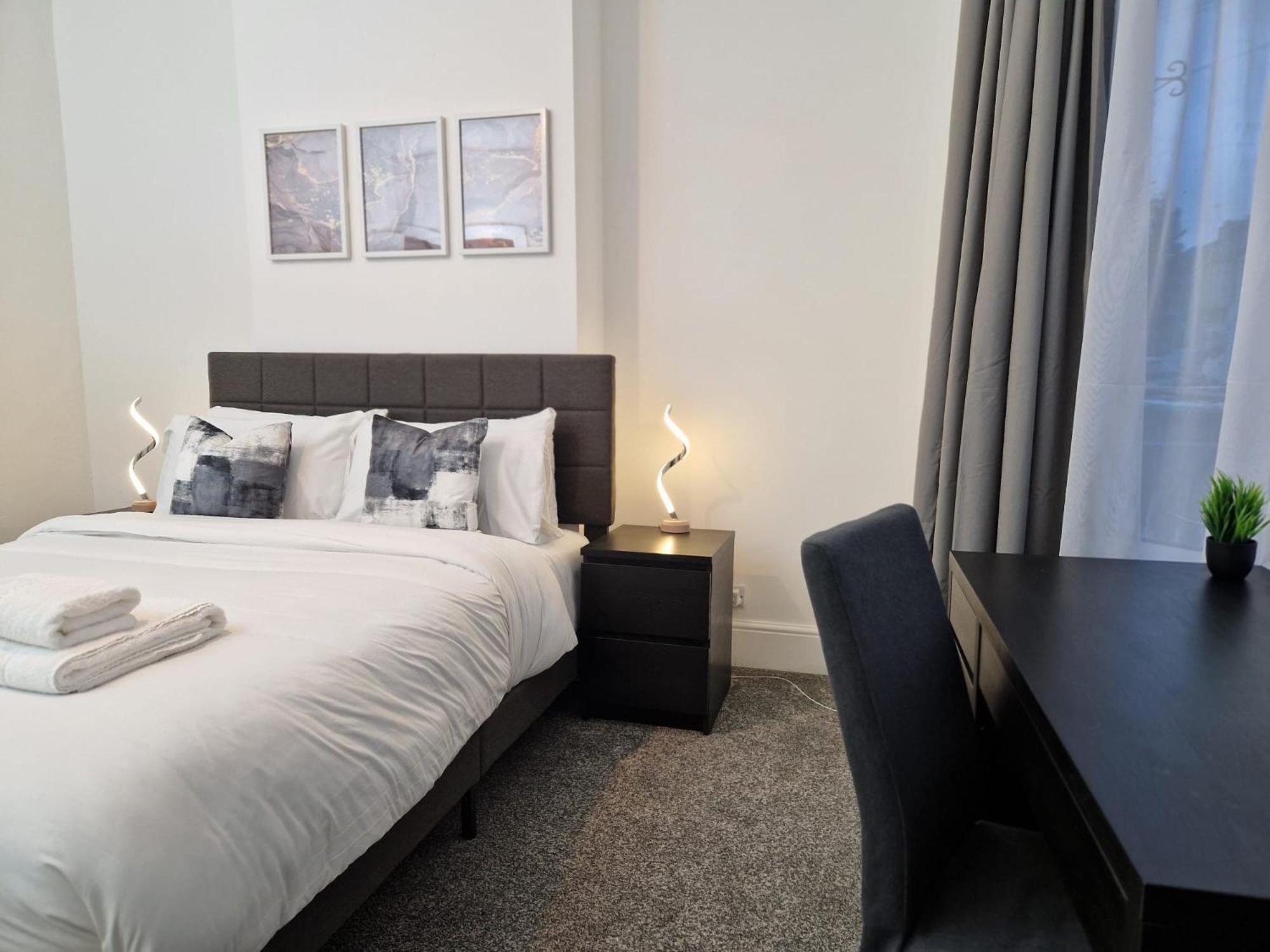 Excel Airport O2 King Beds With Garden London