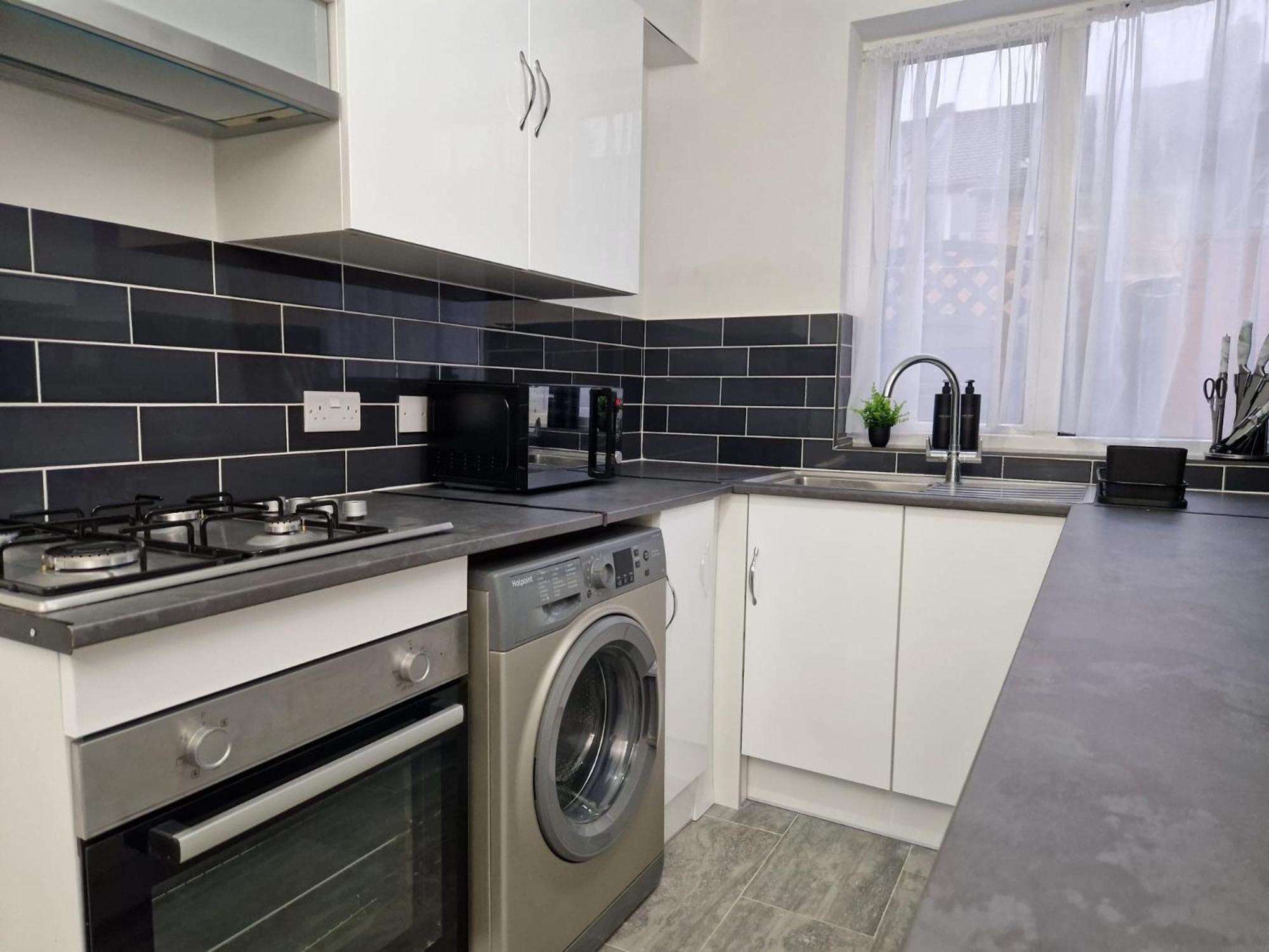Excel Airport O2 King Beds With Garden London