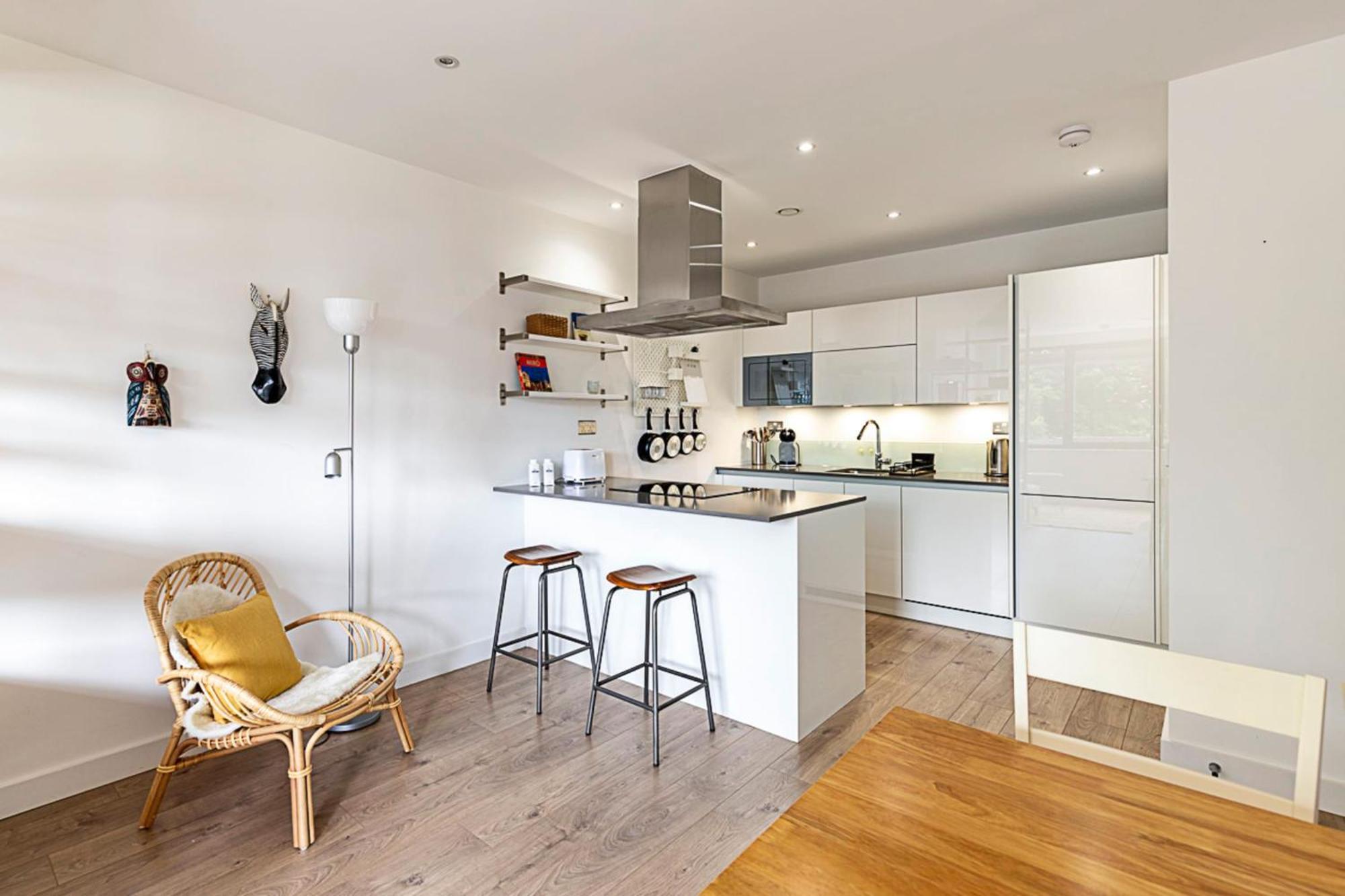 Well-connected Cosy And Bright Modern Flat Apartment