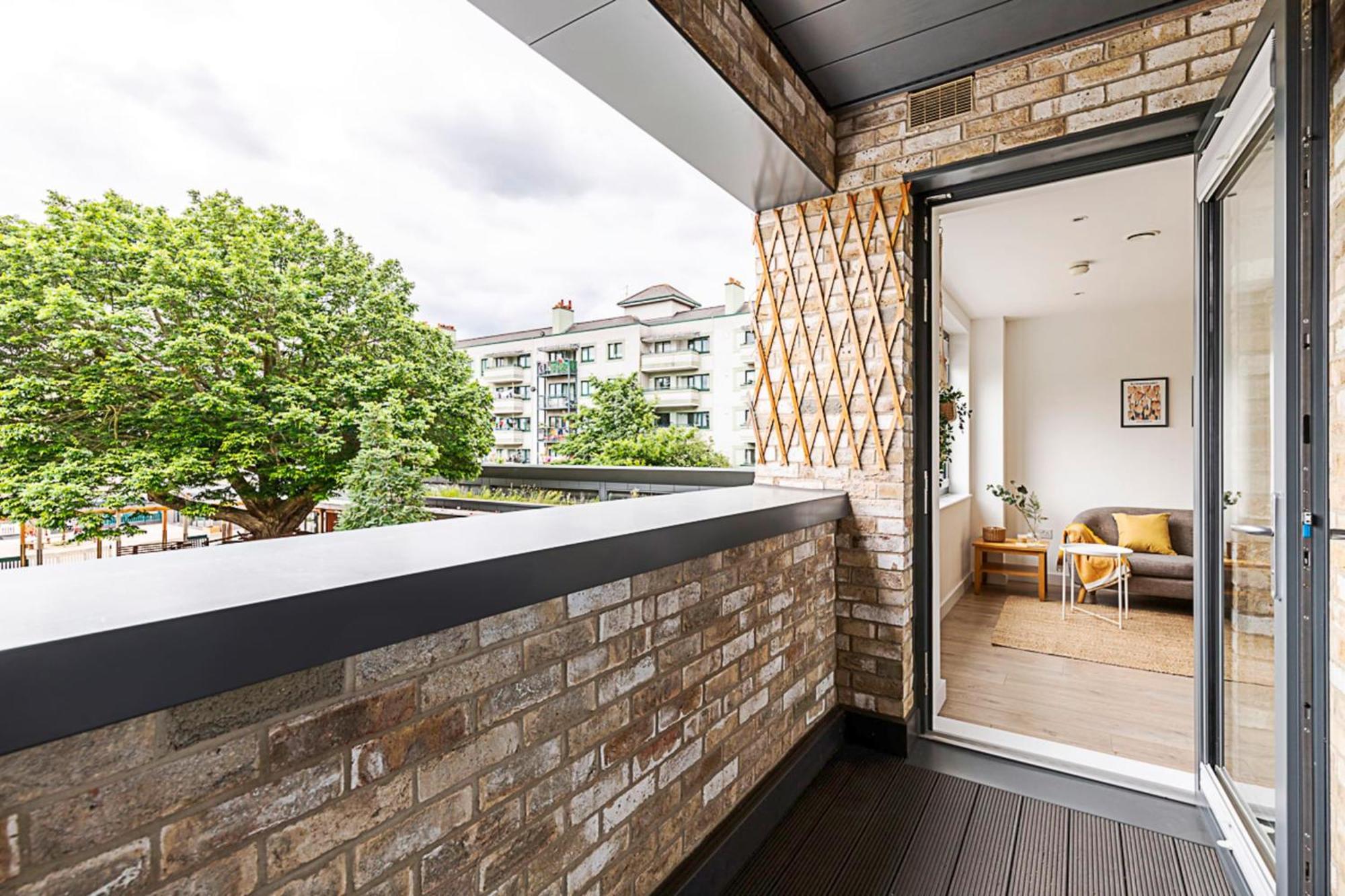Apartment Well-connected Cosy And Bright Modern Flat