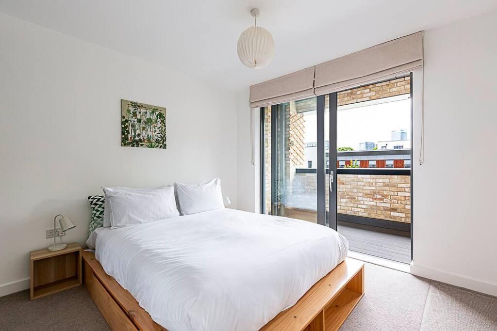 Apartment Well-connected Cosy And Bright Modern Flat