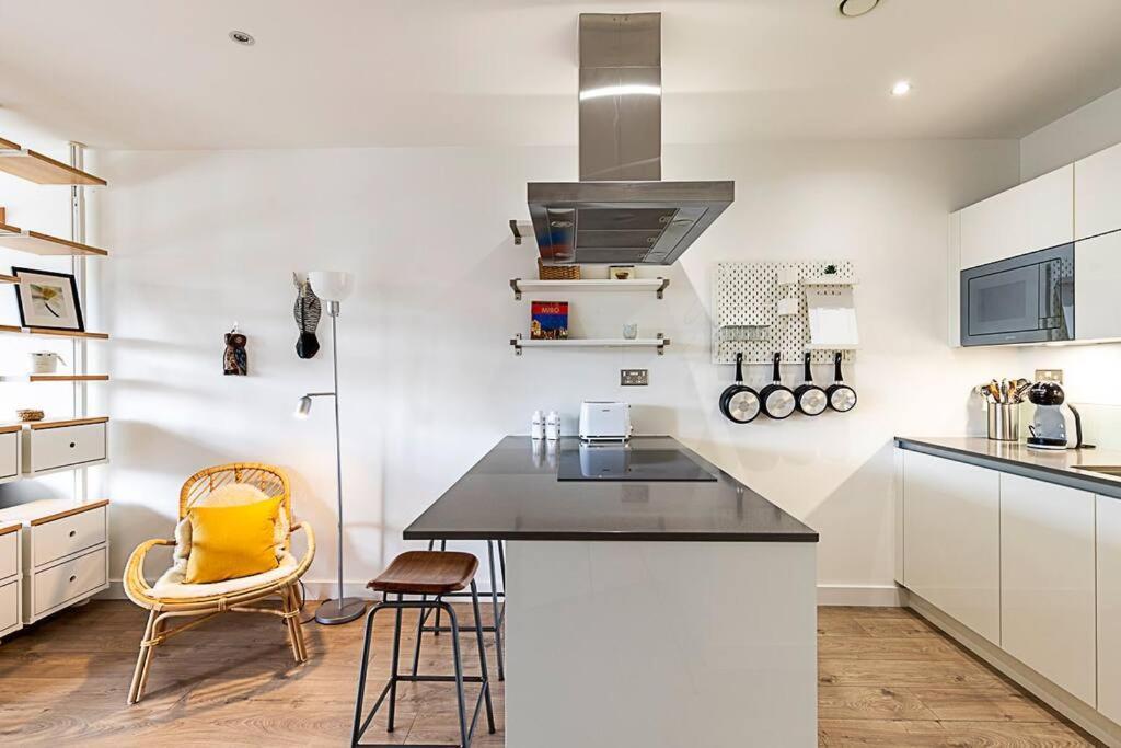 Well-connected Cosy And Bright Modern Flat Apartment London