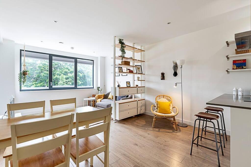 Well-connected Cosy And Bright Modern Flat Apartment
