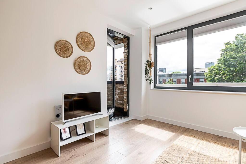 Well-connected Cosy And Bright Modern Flat Apartment *