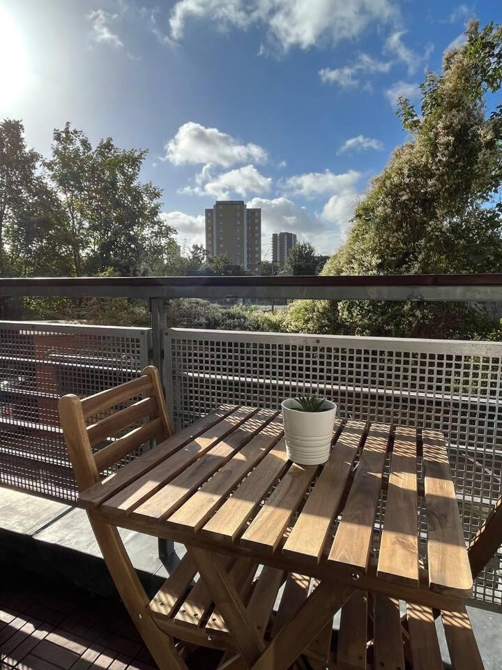 Vibrant & Modern 1bd Flat - Hackney Apartment