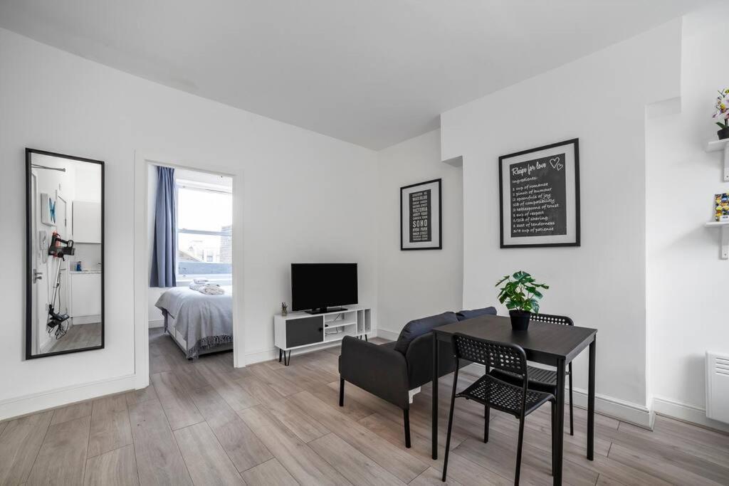 Excellent Location 1 Bed Flat By Tower Bridge * Londres