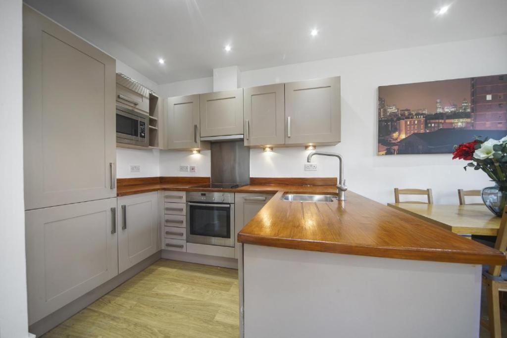 Apartment Modern 2-bedroom, 2-bath In Tower Bridge & Bridge - Unbeatable Location & Transport Links