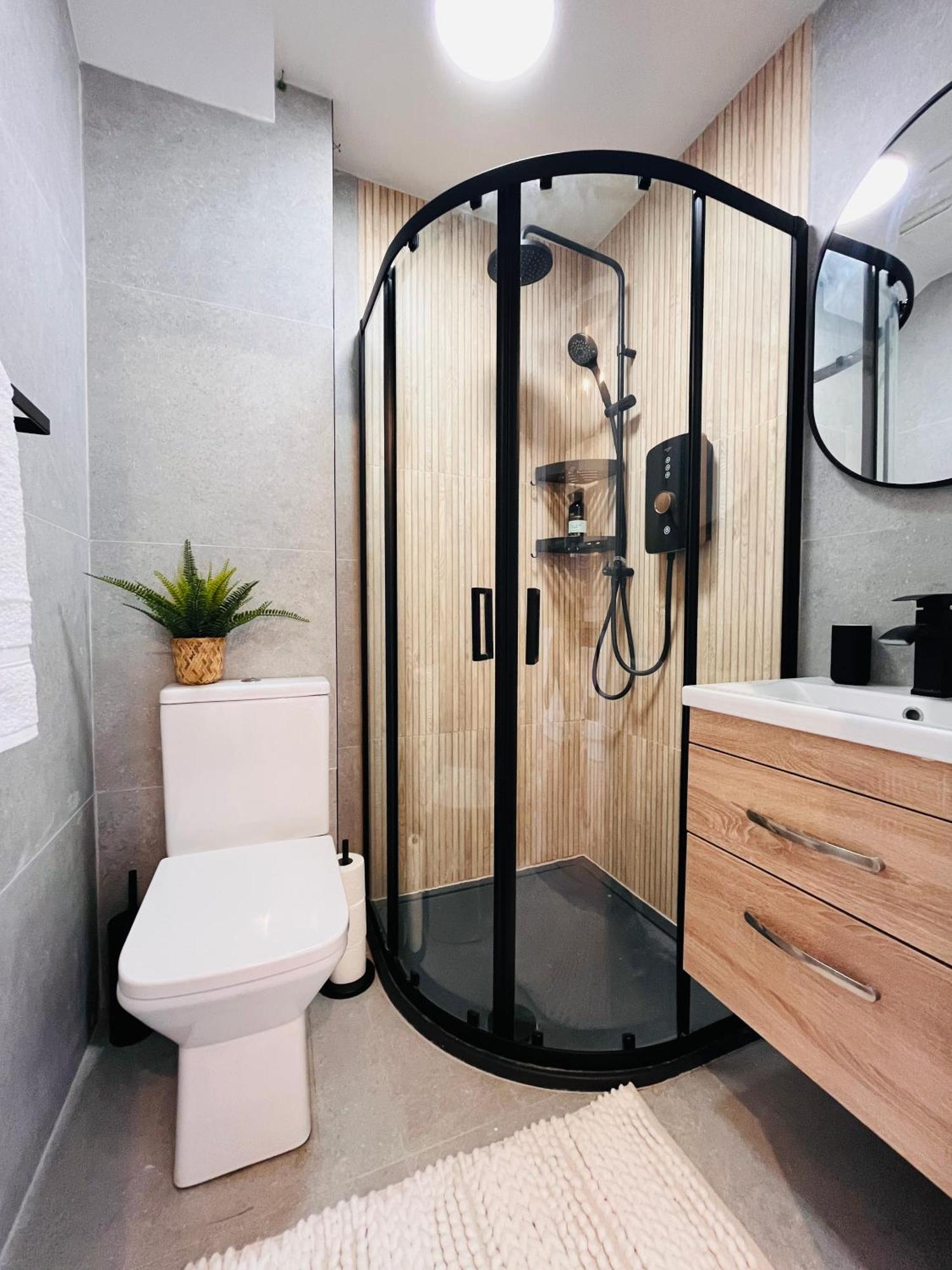 The Nook Londons Swanky With Free Parking London