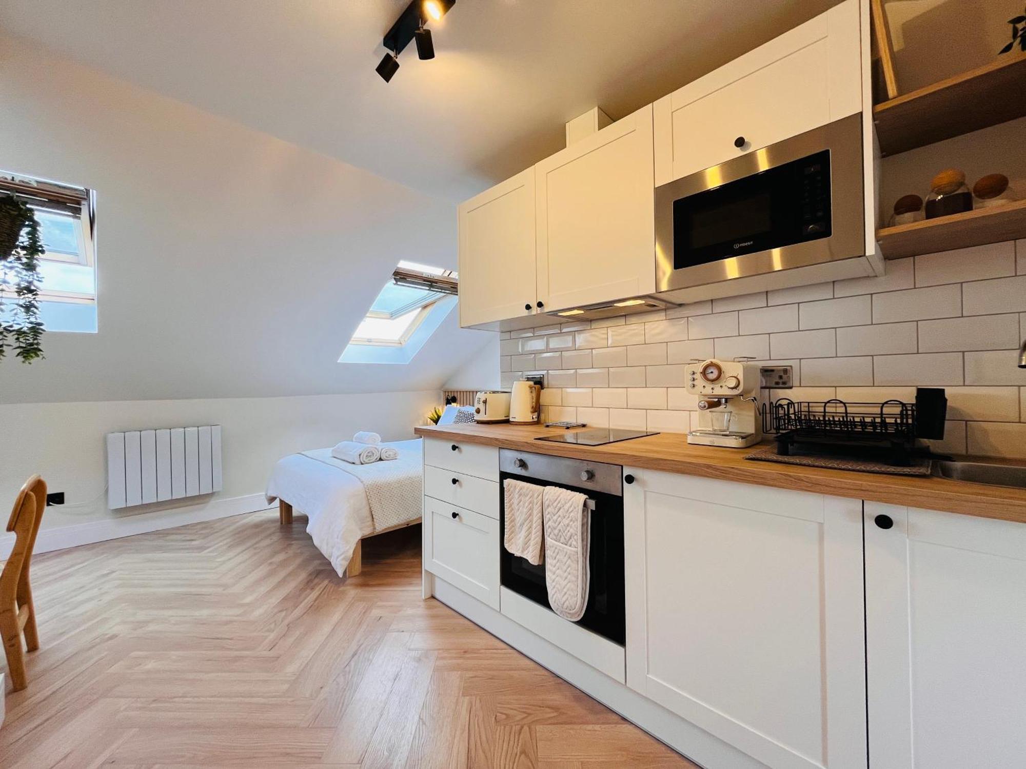 Homestay The Nook Londons Swanky With Free Parking