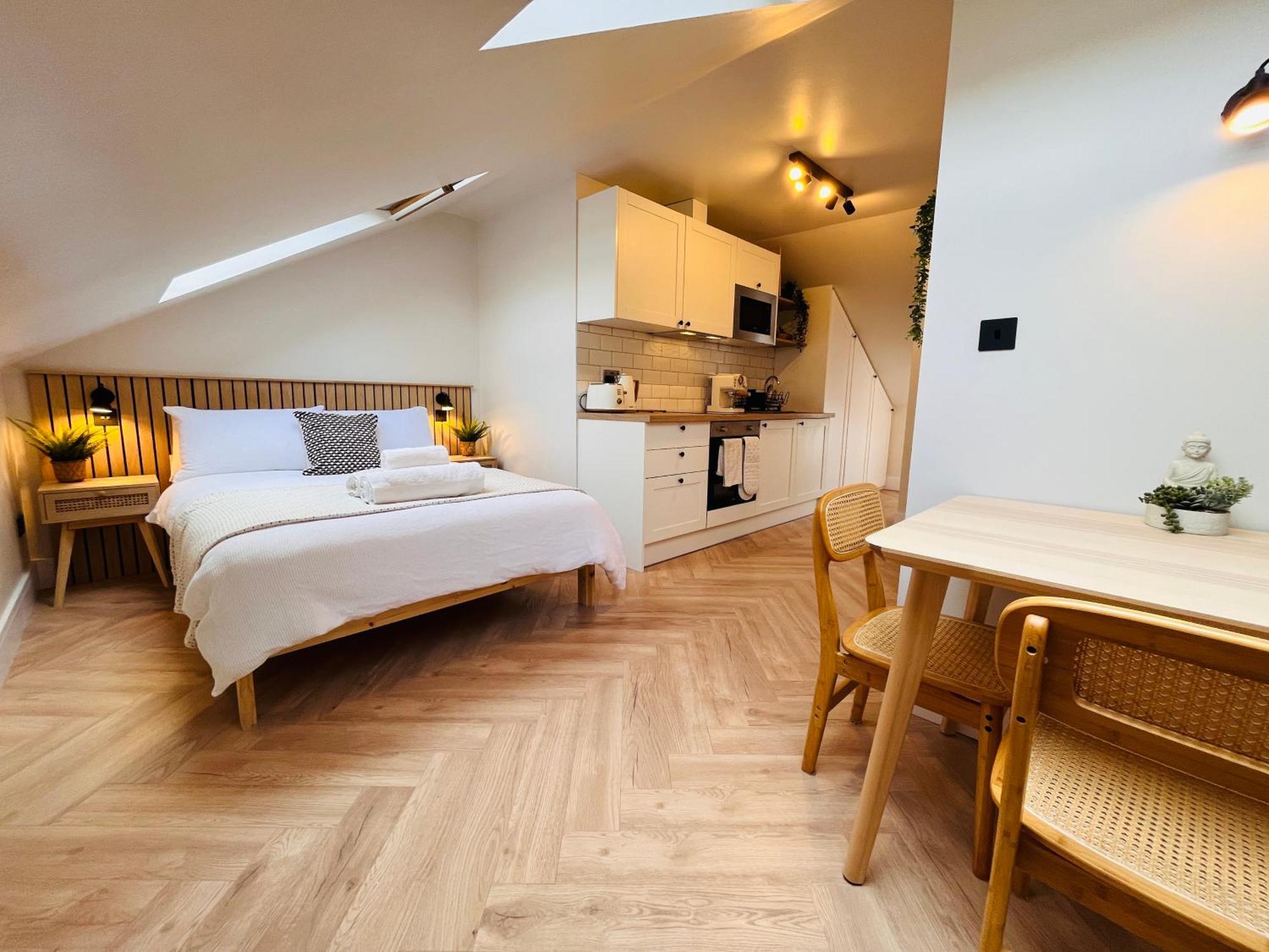 The Nook Londons Swanky With Free Parking Homestay