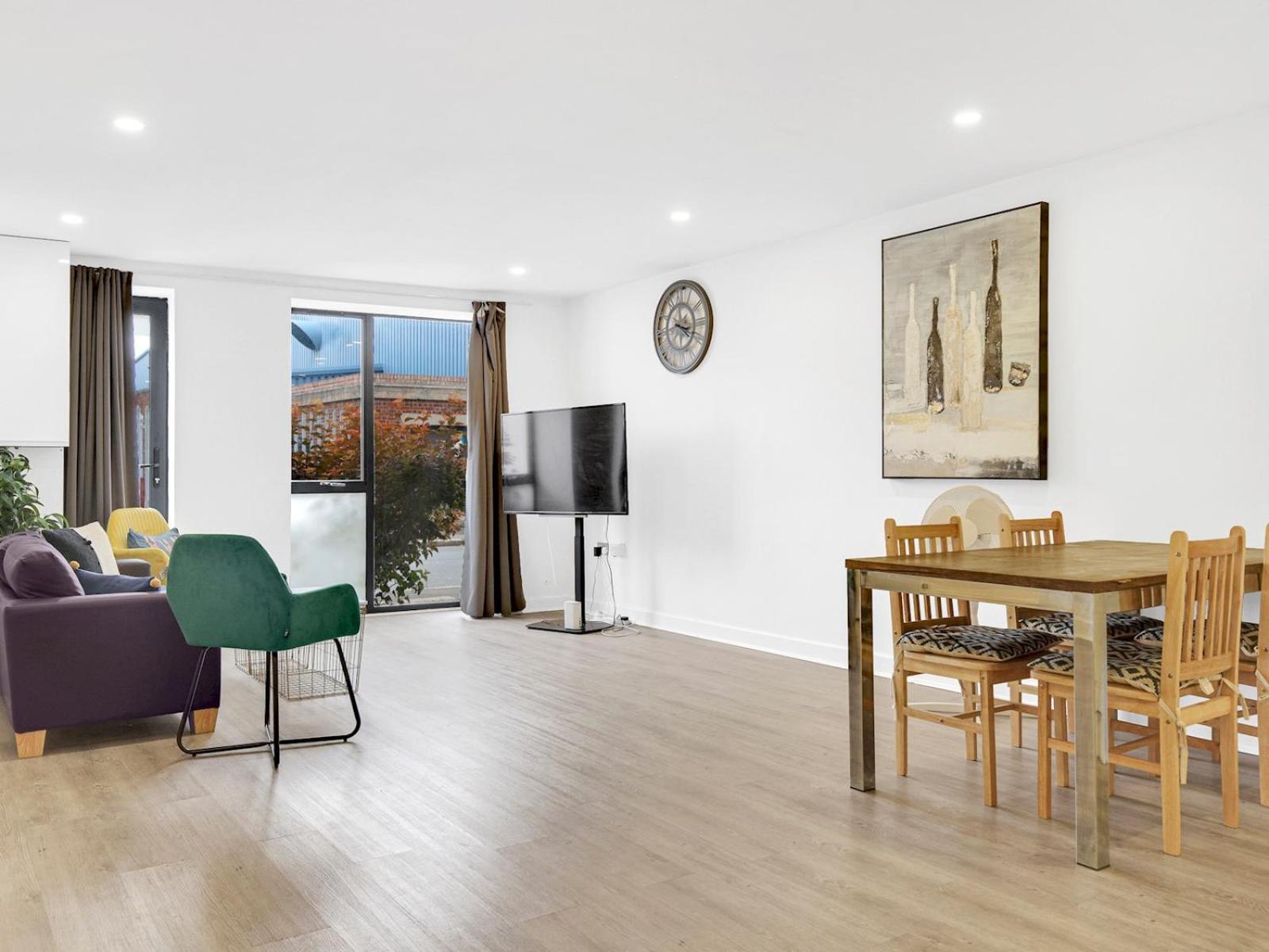 Ferienhaus Pass The Keys Canning Town Excel Centre Balcony *