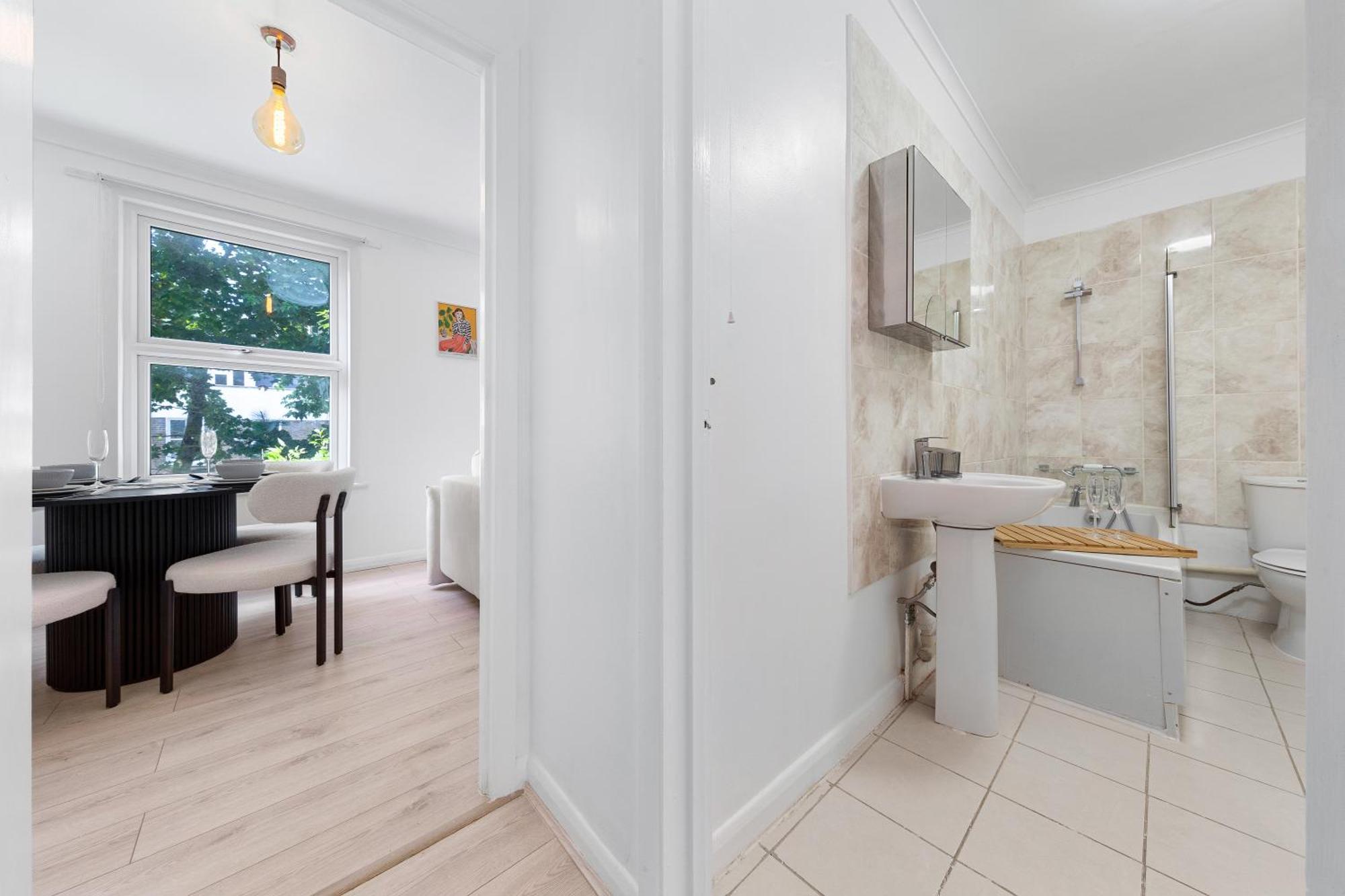 Stylish Flat Near Tower Bridge & Bridge Londen