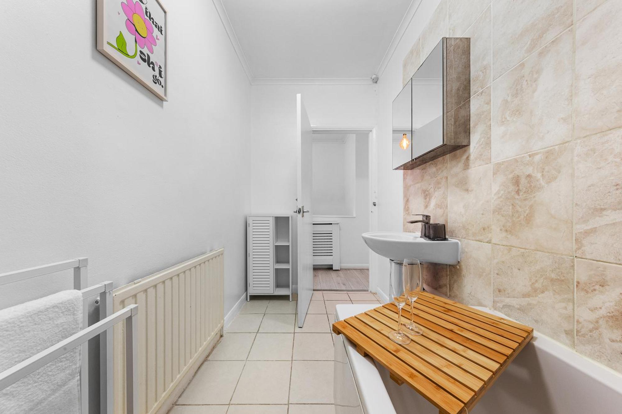 Stylish Flat Near Tower Bridge & Bridge Appartement Londen