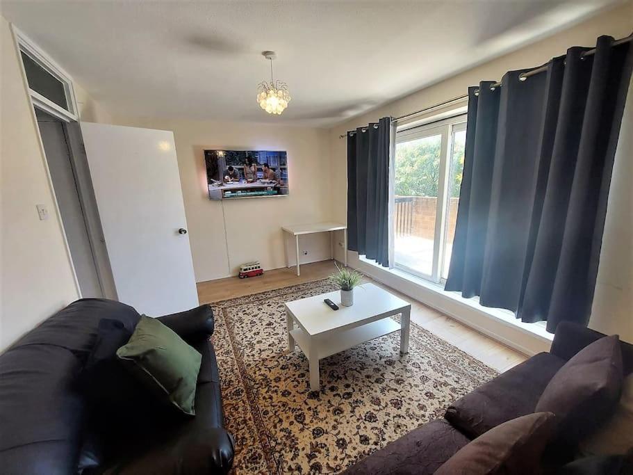 Holiday home Zone 2, Spacious 3 Bedroom House London