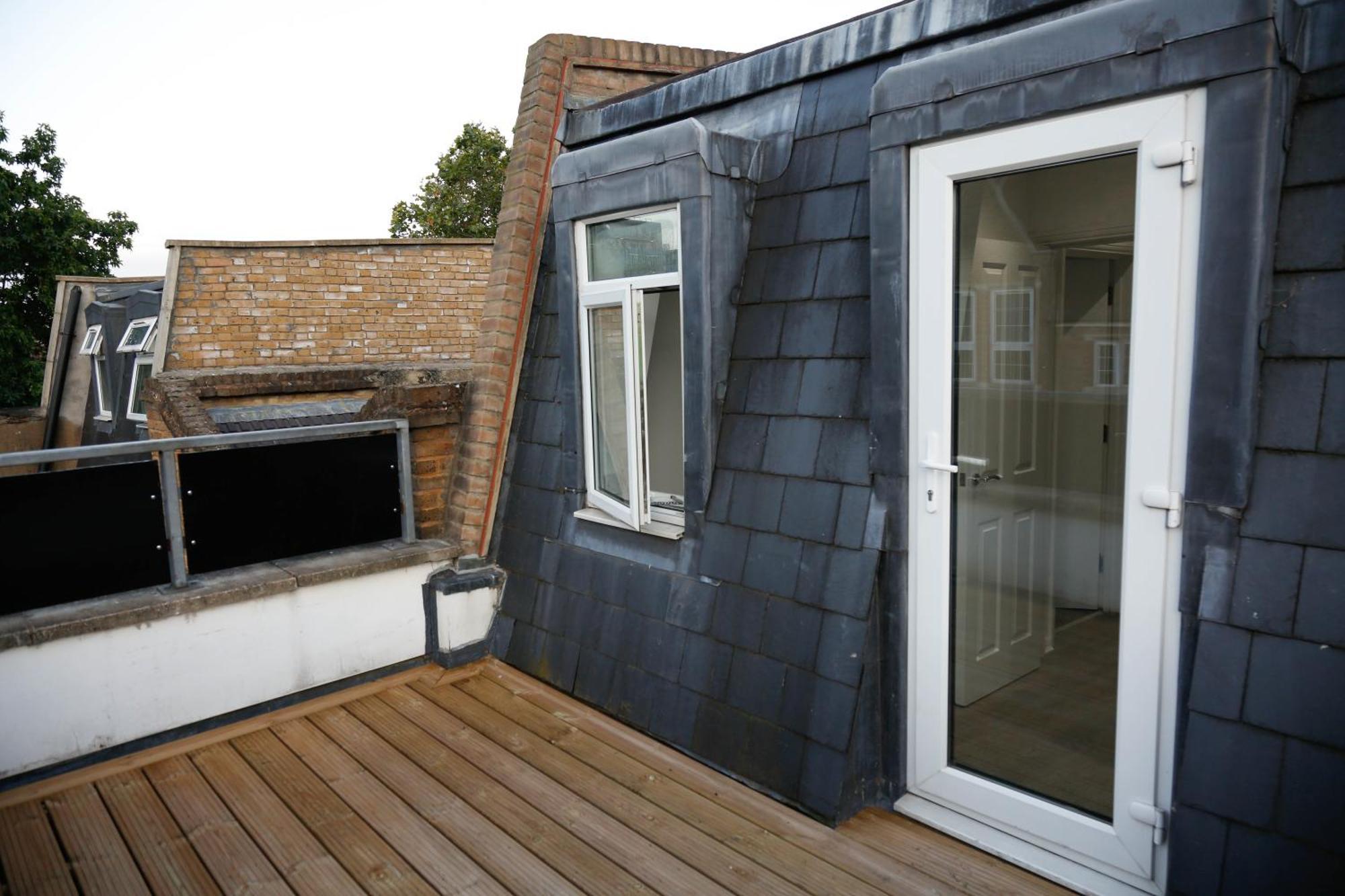 Appartement New Luxury In Next To Shops, Cafes, Bars & Metro Londen