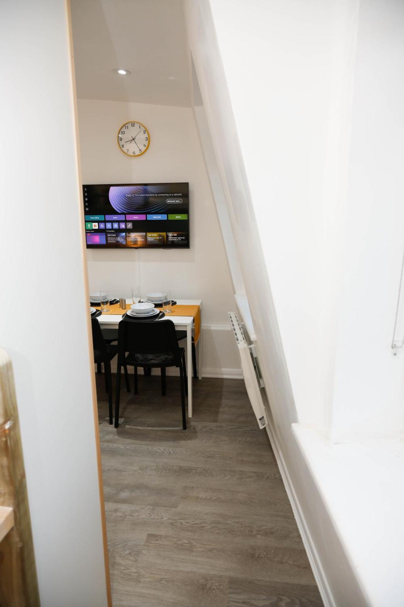 Appartement New Luxury In Next To Shops, Cafes, Bars & Metro