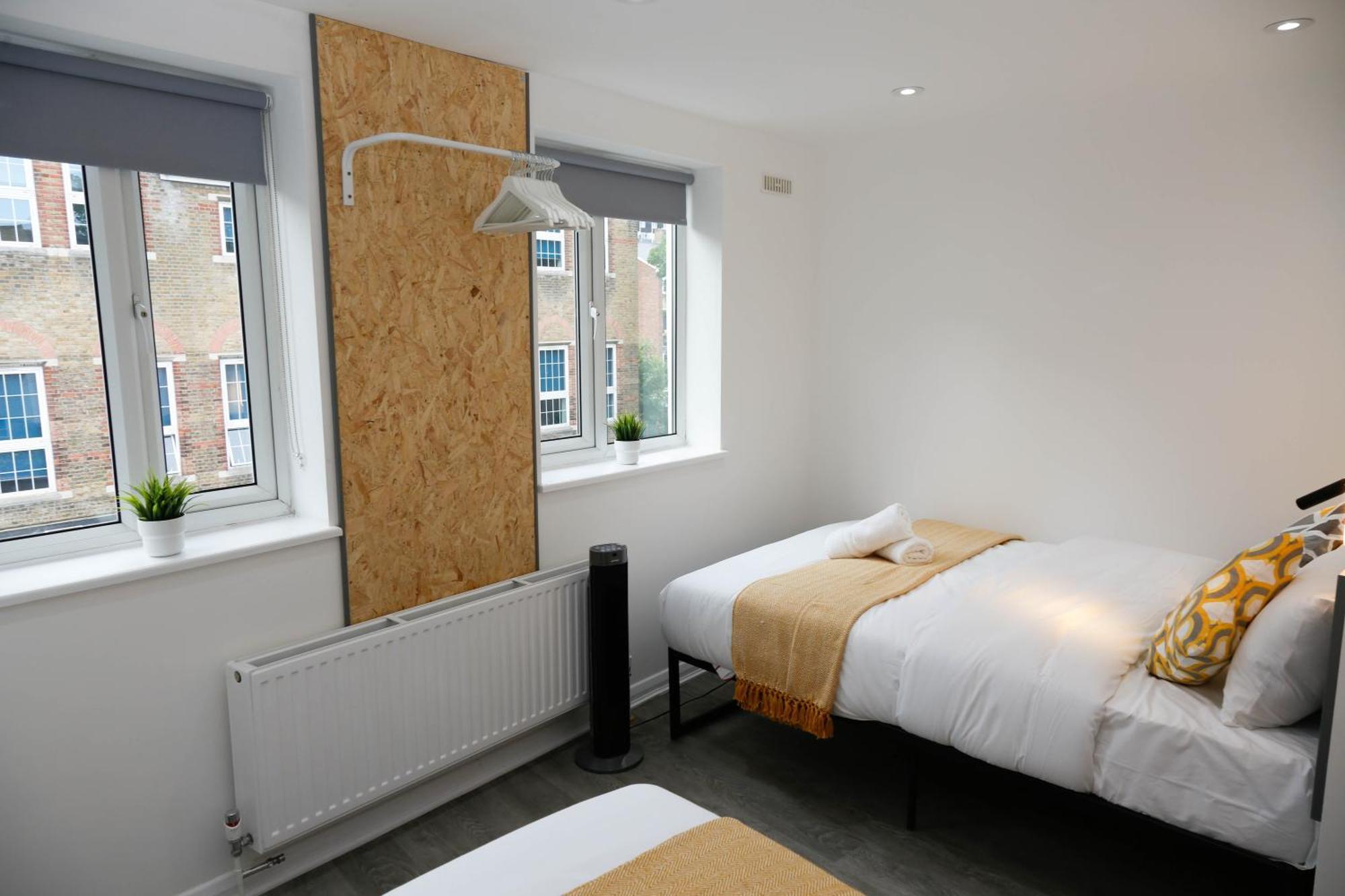 New Luxury In Next To Shops, Cafes, Bars & Metro * Londen