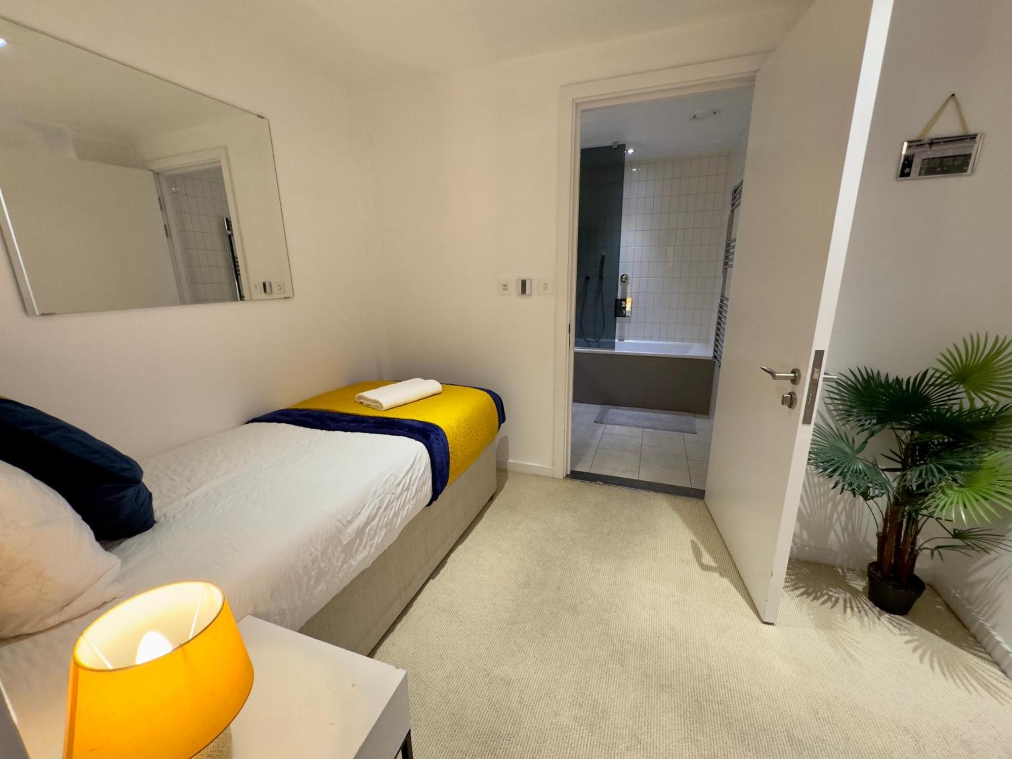 Excel Cosy With Balcony & River View Close To O2 Arena, Cable Car, City Hall London