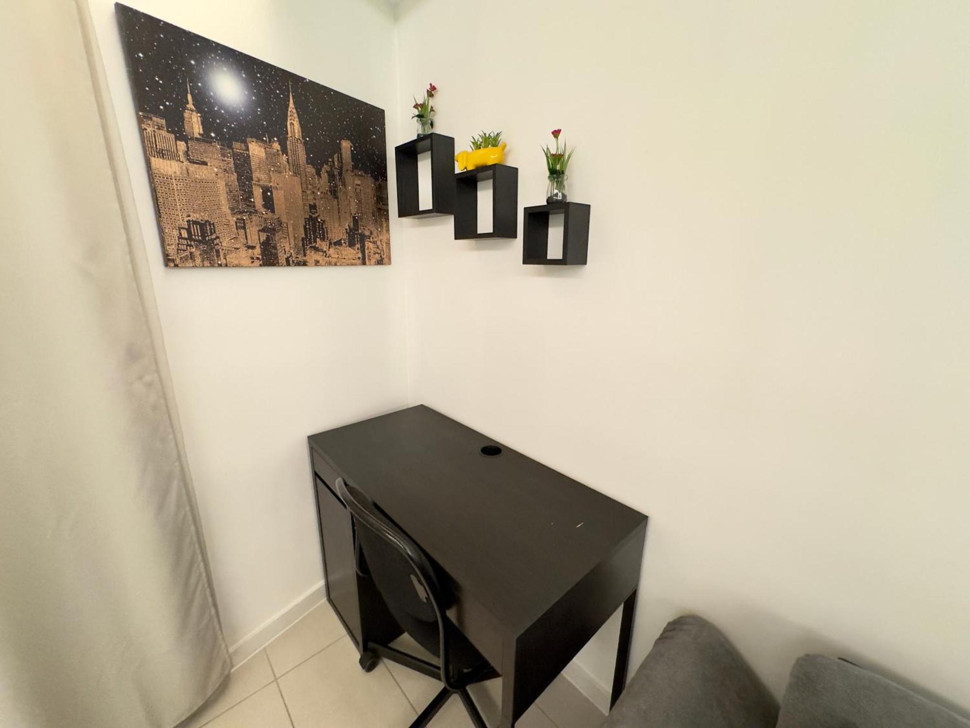 Apartment Excel Cosy With Balcony & River View Close To O2 Arena, Cable Car, City Hall *