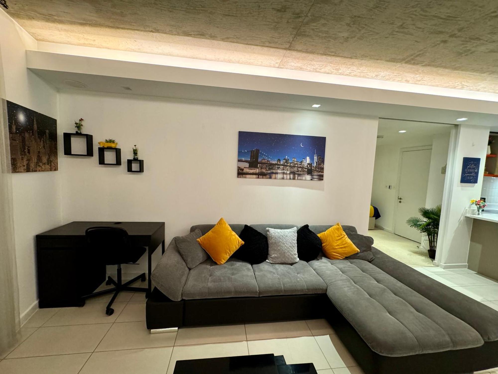 Excel Cosy With Balcony & River View Close To O2 Arena, Cable Car, City Hall Apartment London