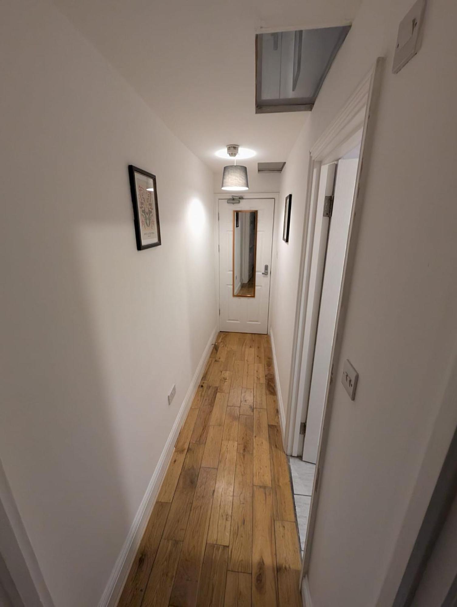 En-suite Double - Leytonstone E11 Guest house London