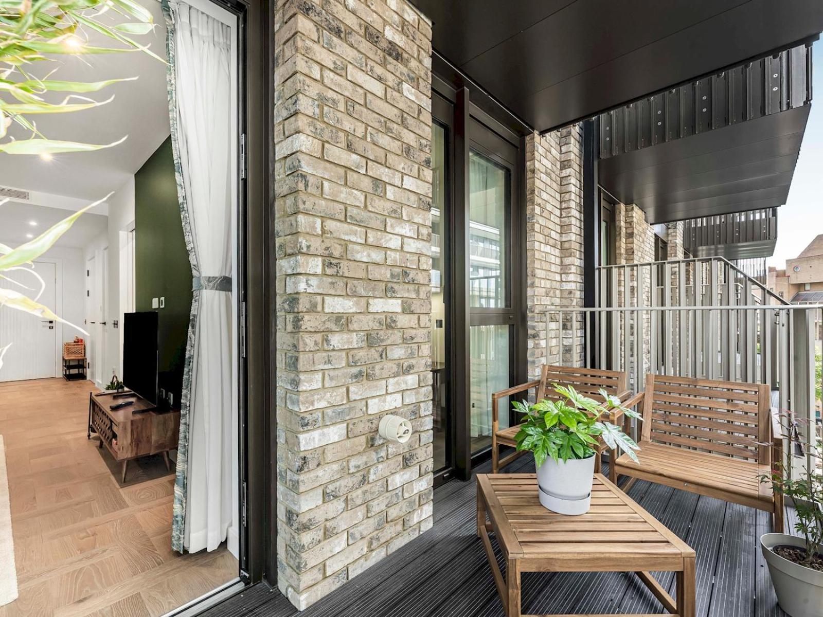 Stylish Flat In East Ideal Urban Retreat Pass The Keys