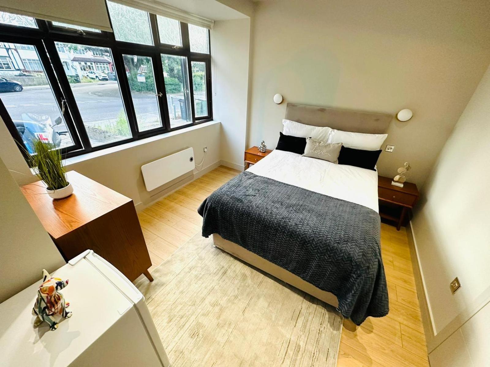 Ensuite Ii Great Location Close To Eye Guest house London