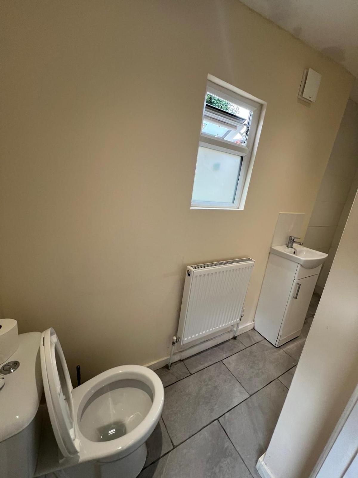 The Big 3 Bedroom House 2 Bathrooms