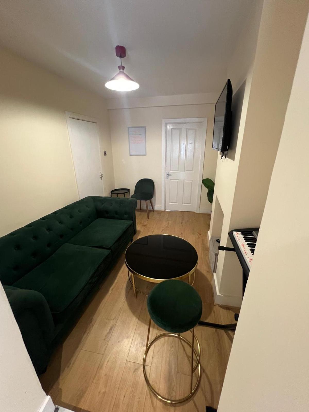 The Big 3 Bedroom House 2 Bathrooms * Londres