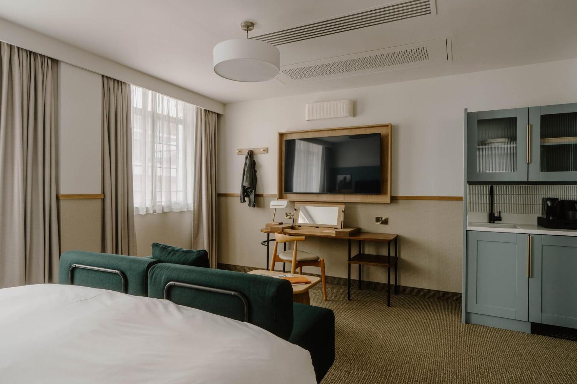 Hotel Club Quarters City, 4*