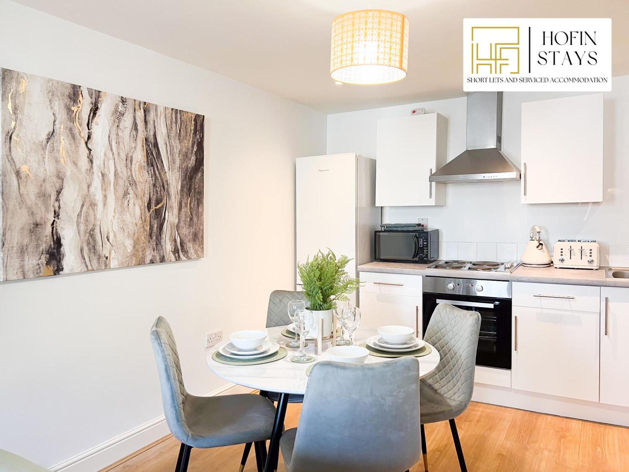 Last-minute Specials L Premium On 2 Double Bed For 6 Guests L Deals L Hofin Short Lets & Serviced Apartment London
