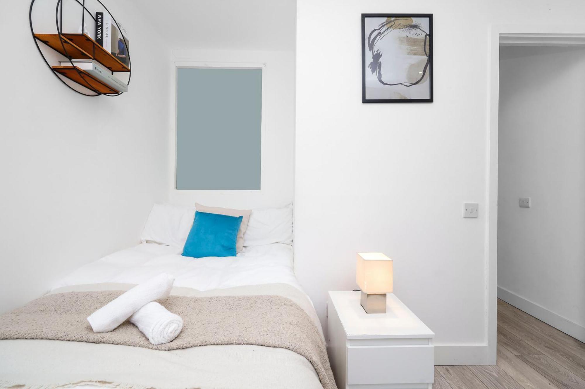 Stylish Large 3-bed Apartment, Quick Access To Sights, Free Parking Apartment London