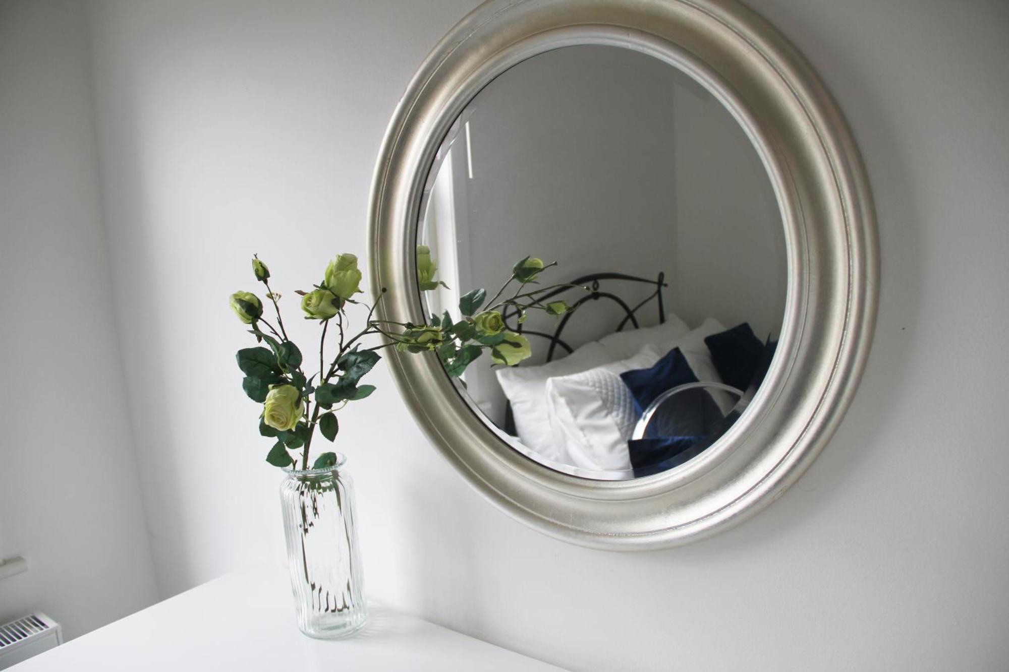 No 10 Spacious 2-bedroom House In Stratford With Parking For Up To Six Holiday home London