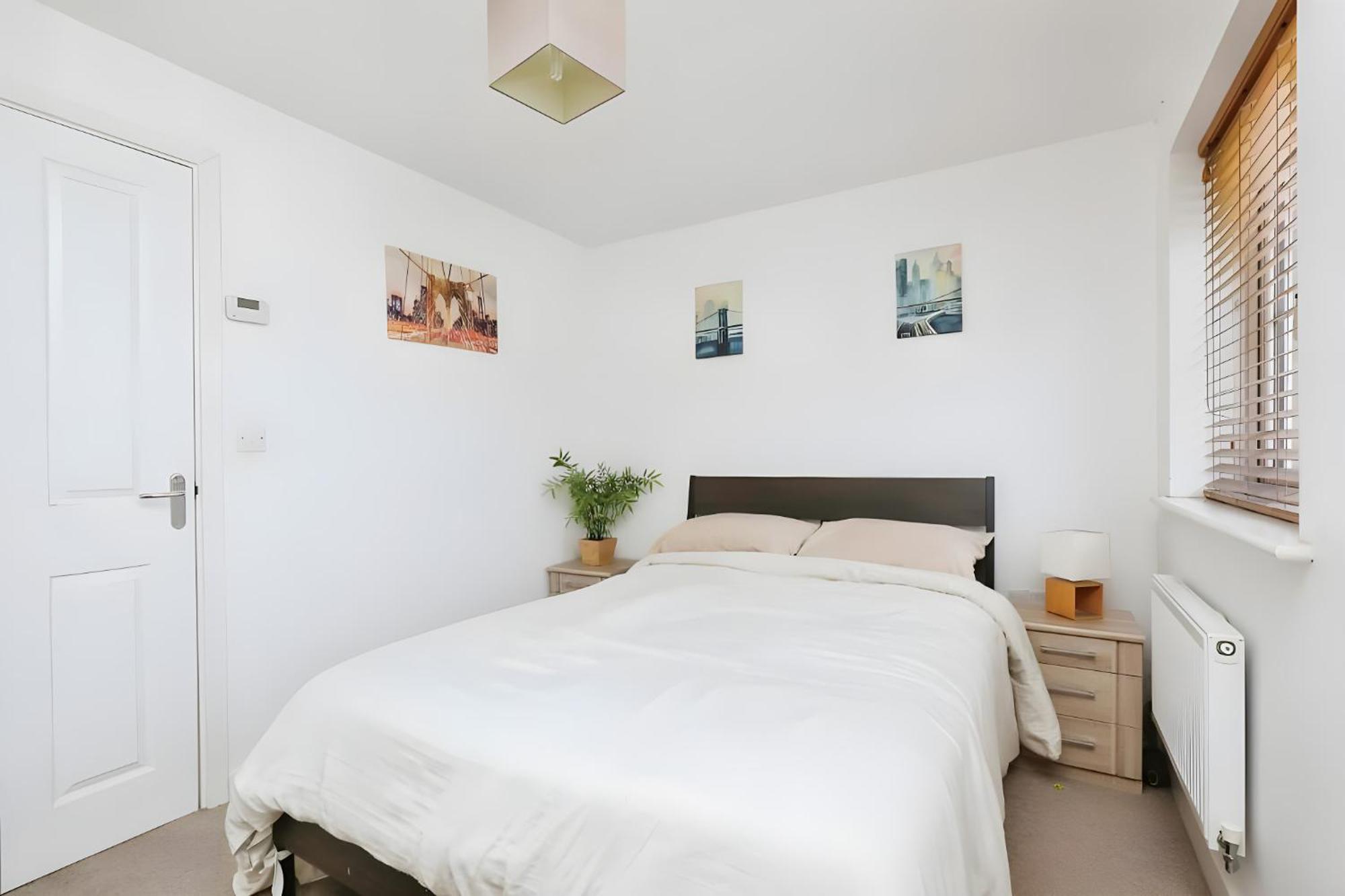 Quiet 2bedrooms Near *