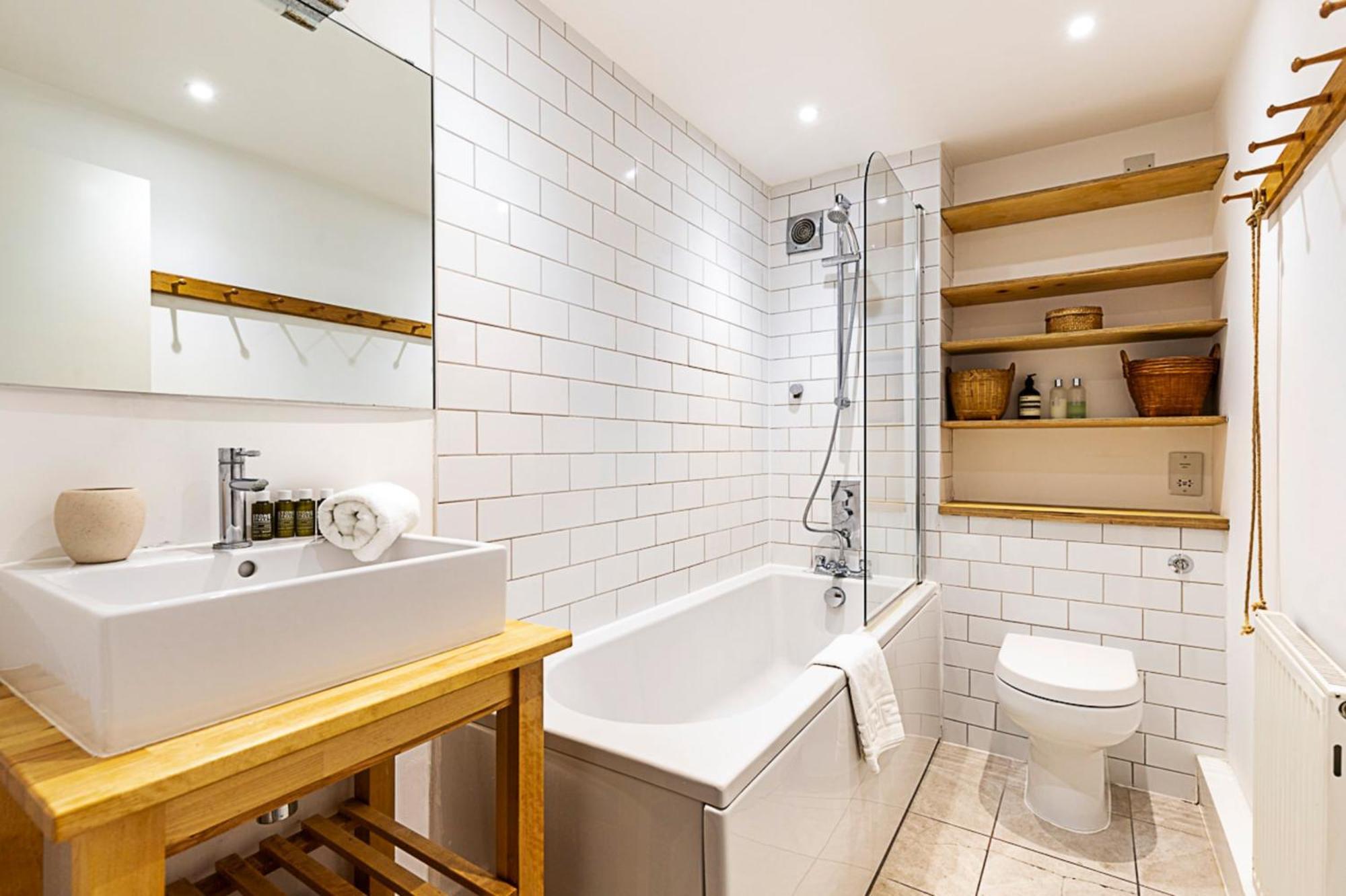 Tranquil 2 Bedroom In East Londen