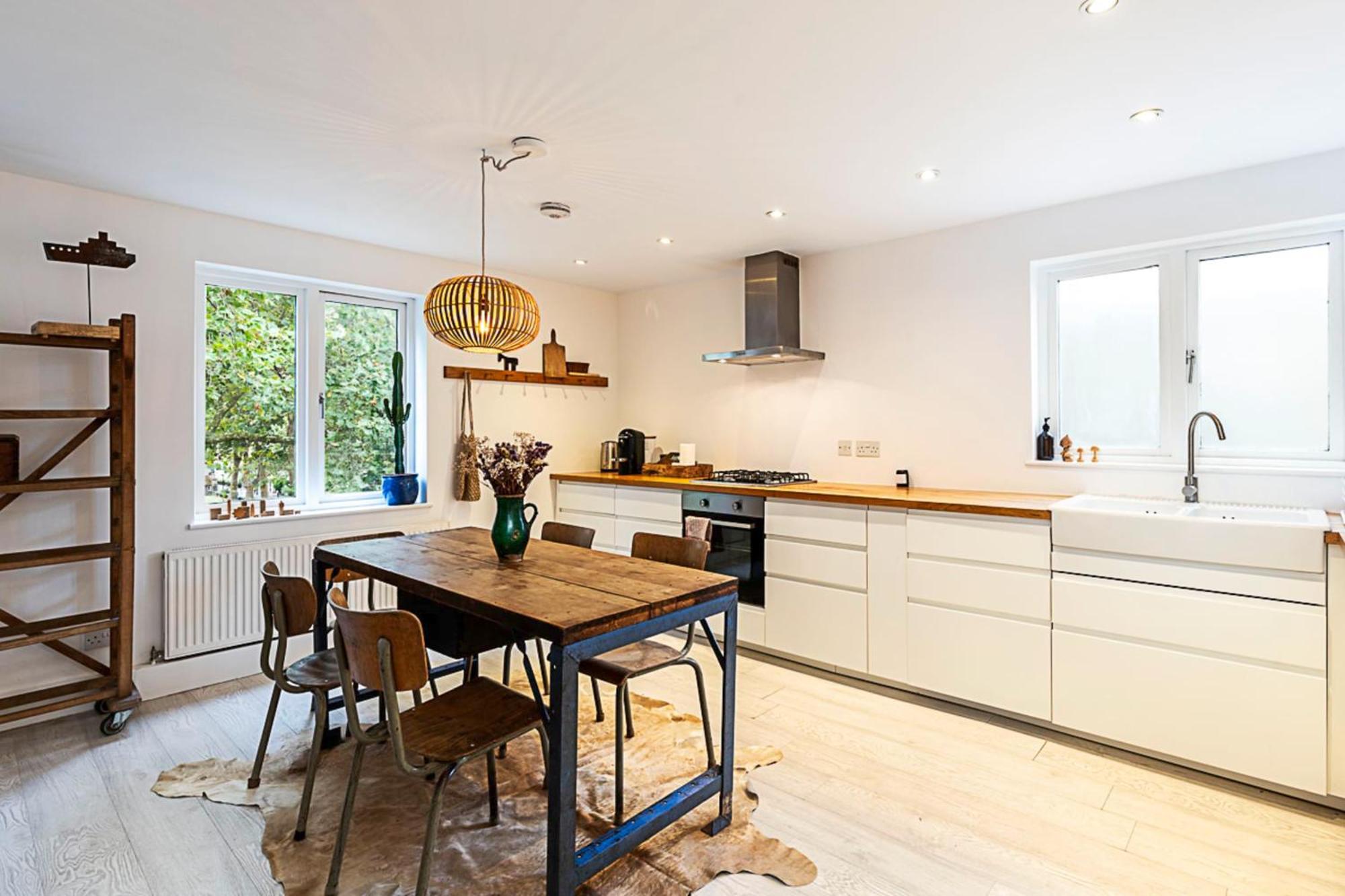 Tranquil 2 Bedroom In East Appartement