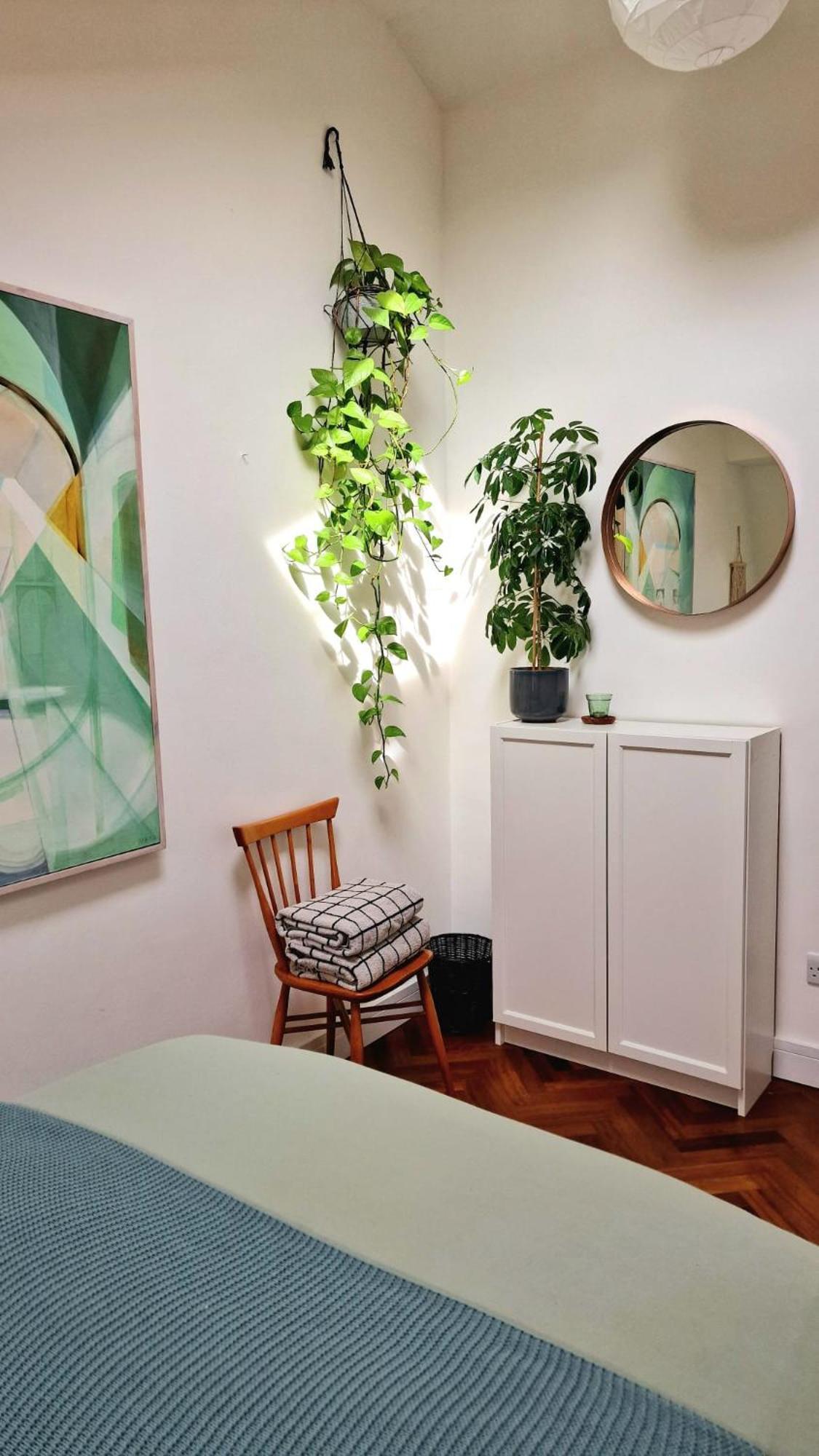 Charming Bedroom In Artist Studio * Londen