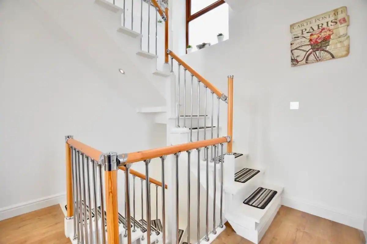 Luxury Near Canning Town- Free Parking London