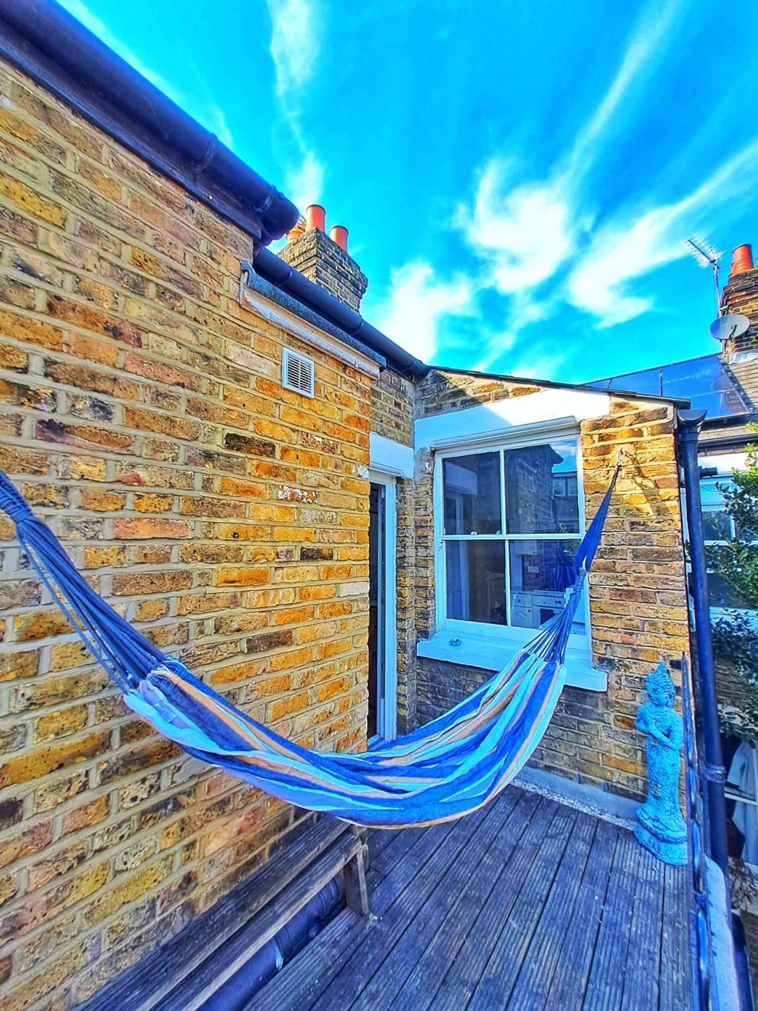 Elephant & Castle 2 Bed Hammock Hangout Apartment *